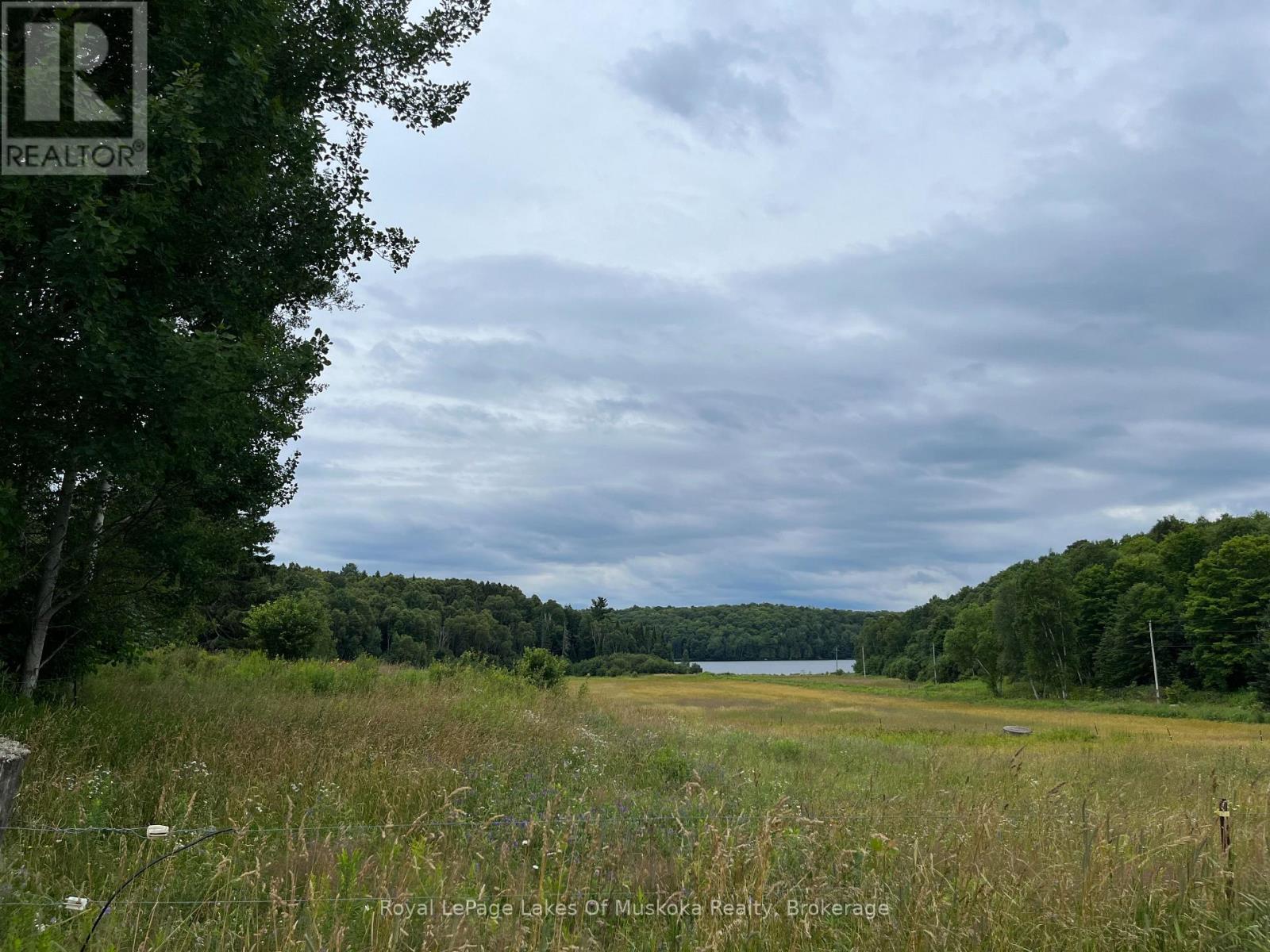 2245 Ahmic Lake Road, Magnetawan, Ontario  P0A 1P0 - Photo 6 - X12813328