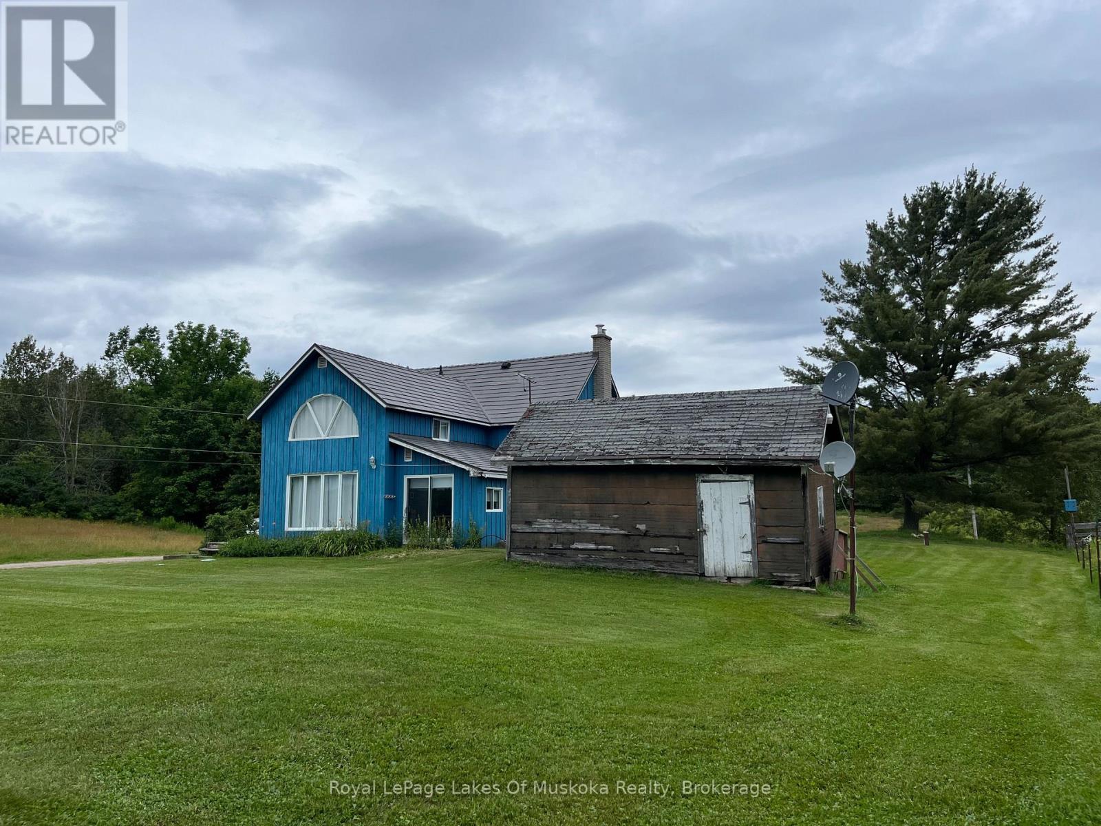 2245 Ahmic Lake Road, Magnetawan, Ontario  P0A 1P0 - Photo 7 - X12813328