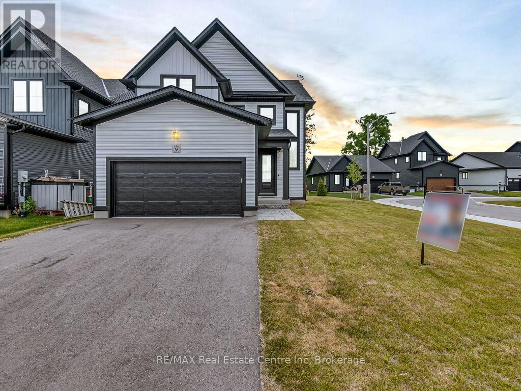 9 - 297 Whiting Street, Ingersoll, Ontario N5C 0E6 - Photo 2 - X12813380