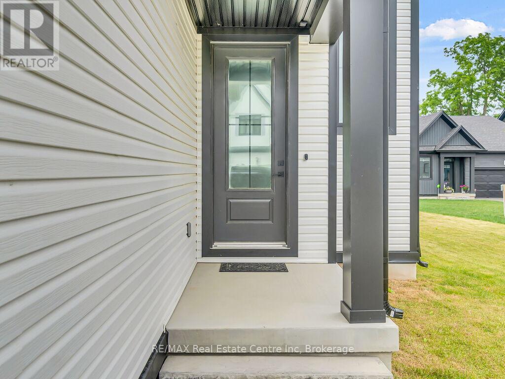 9 - 297 Whiting Street, Ingersoll, Ontario N5C 0E6 - Photo 4 - X12813380