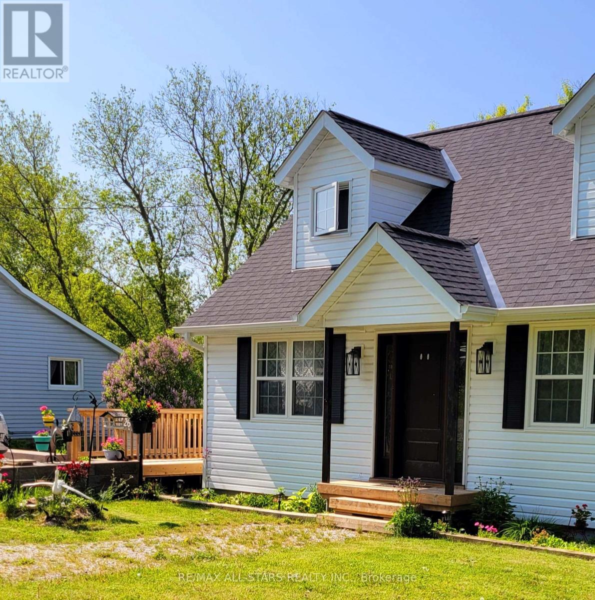 10268 Ravenshoe Road, Georgina, Ontario  L0C 1L0 - Photo 3 - N12813408