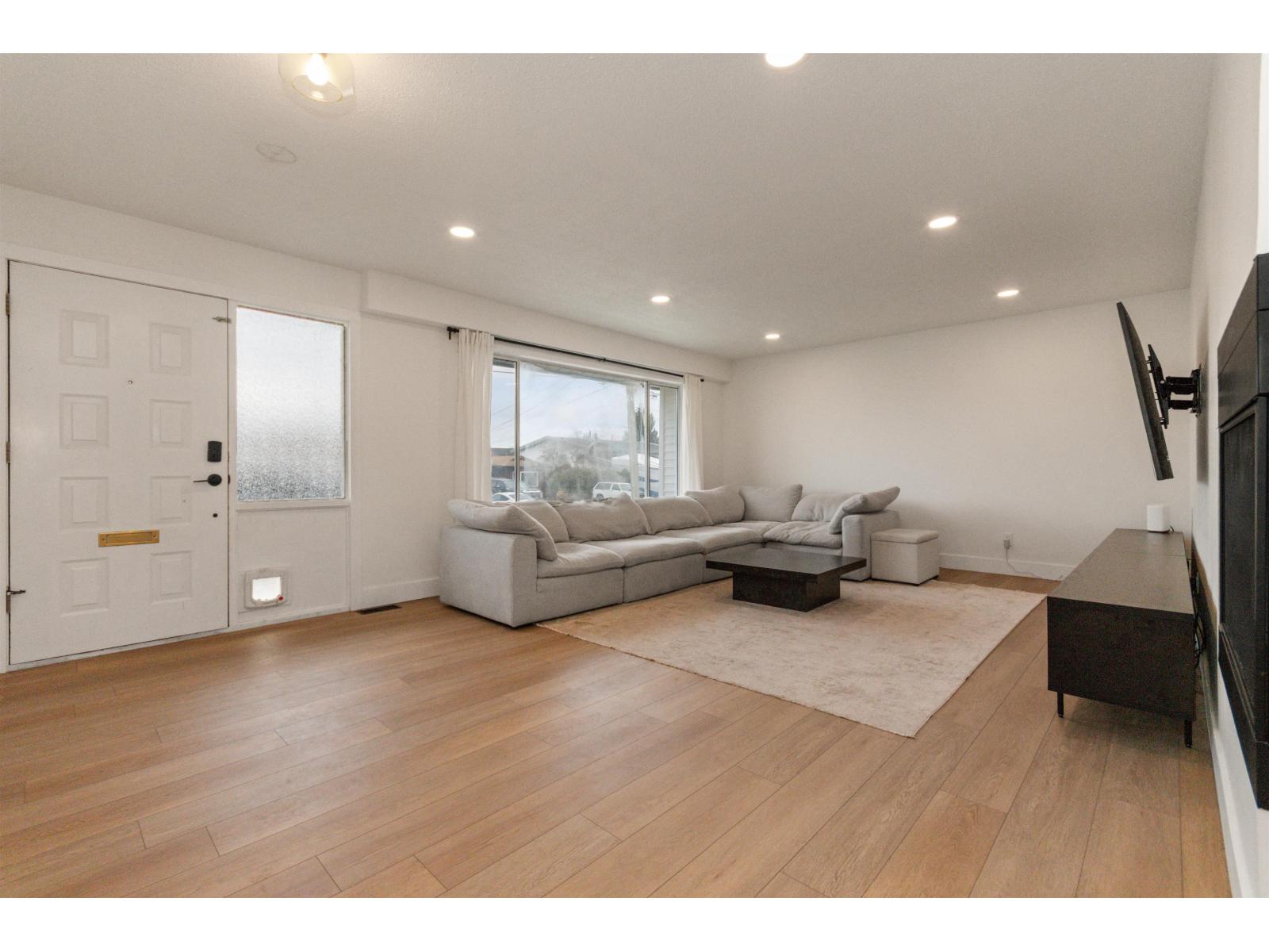 45601 Fernway Avenue, Chilliwack Proper West, Chilliwack, British Columbia  V2P 3B2 - Photo 3 - R3091905