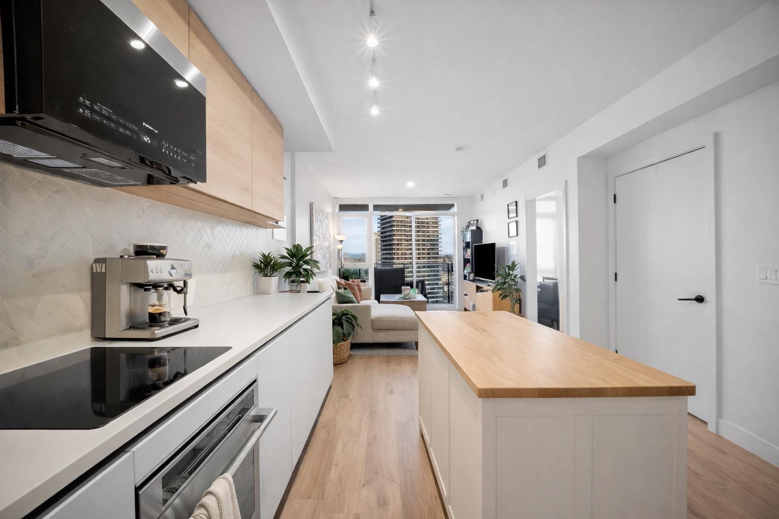 2007 10448 University Drive, Surrey, British Columbia  V3T 0S7 - Photo 4 - R3092595