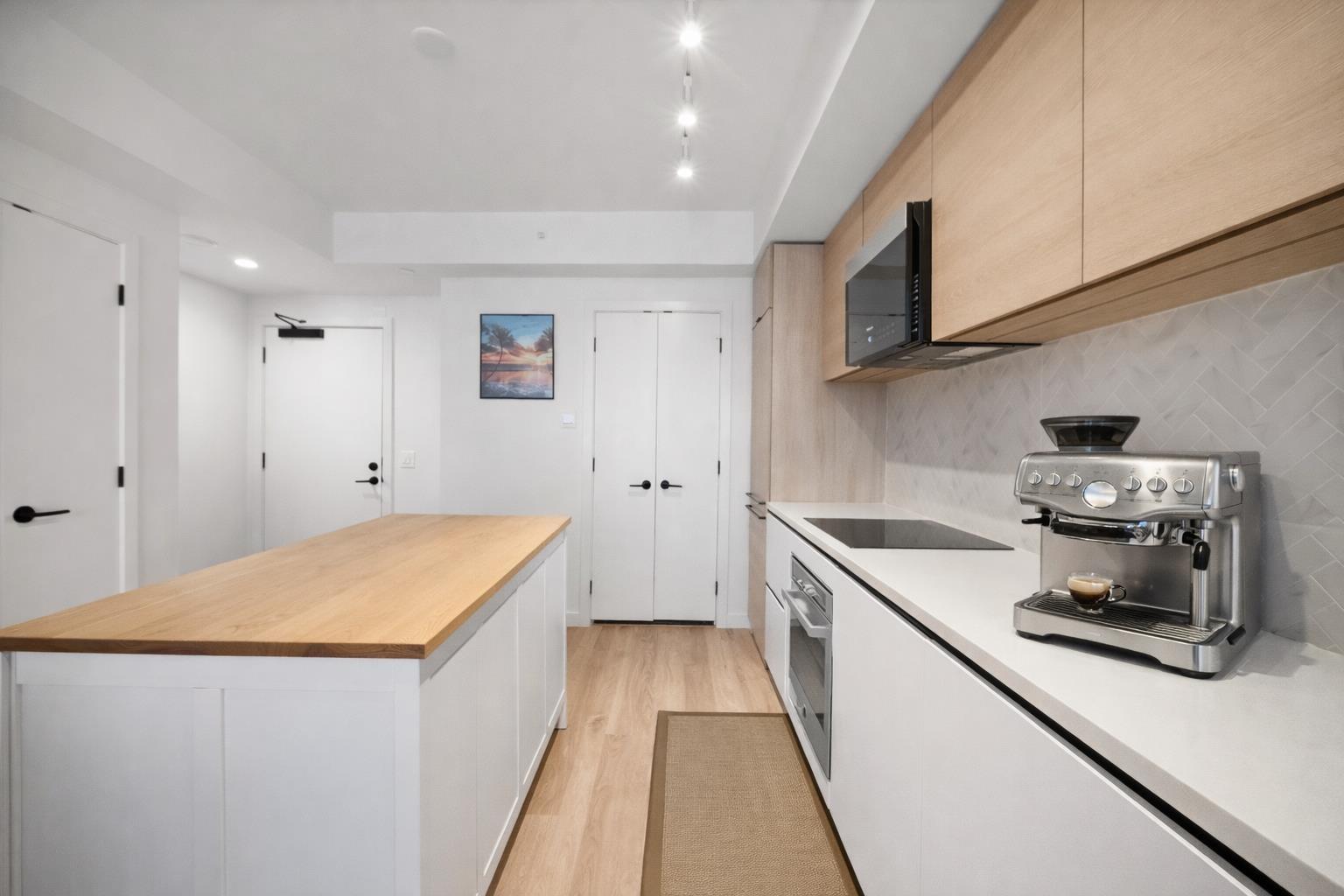 2007 10448 University Drive, Surrey, British Columbia  V3T 0S7 - Photo 2 - R3092595