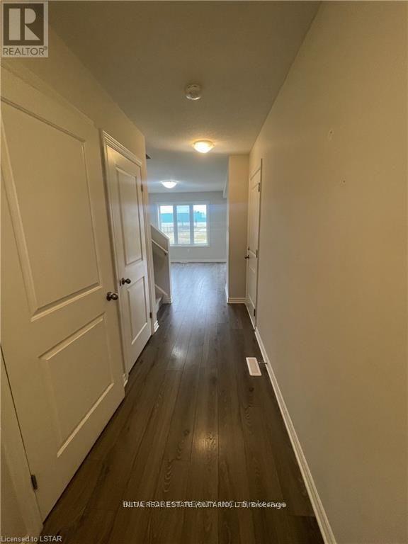 1266 Michael Circle, London East, Ontario  N5V 0B8 - Photo 3 - X12813344