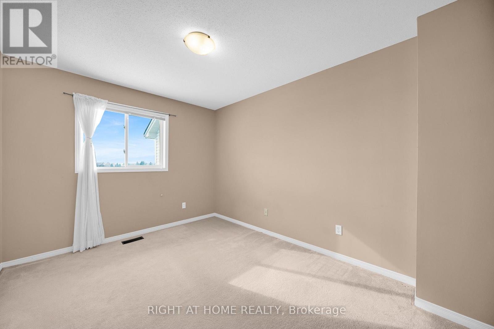 175 Kincardine Drive, Ottawa, Ontario  K2V 1A9 - Photo 19 - X12813364