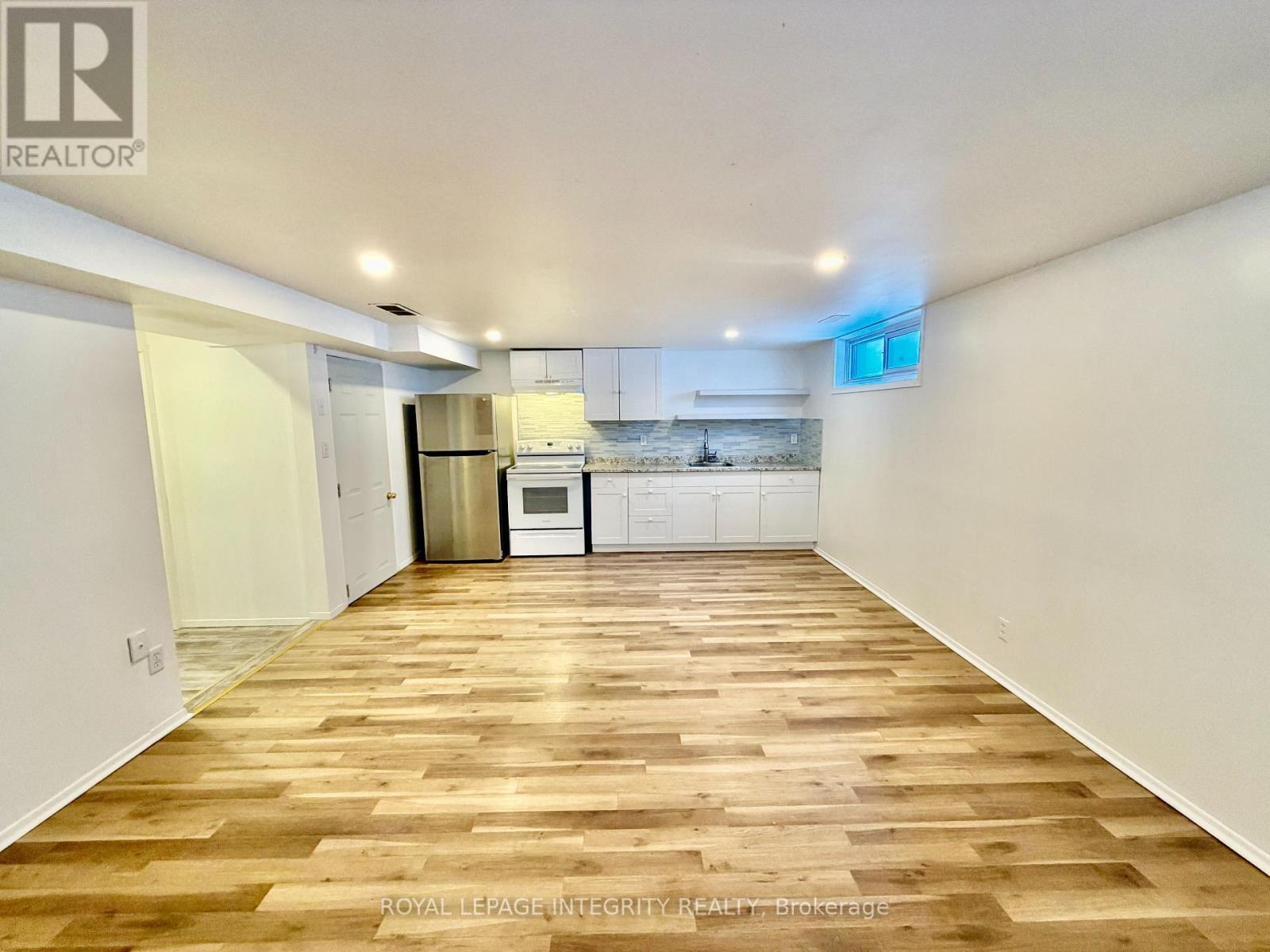 B - 2175 Martha Avenue, Ottawa, Ontario K1G 1K6 - Photo 6 - X12813452