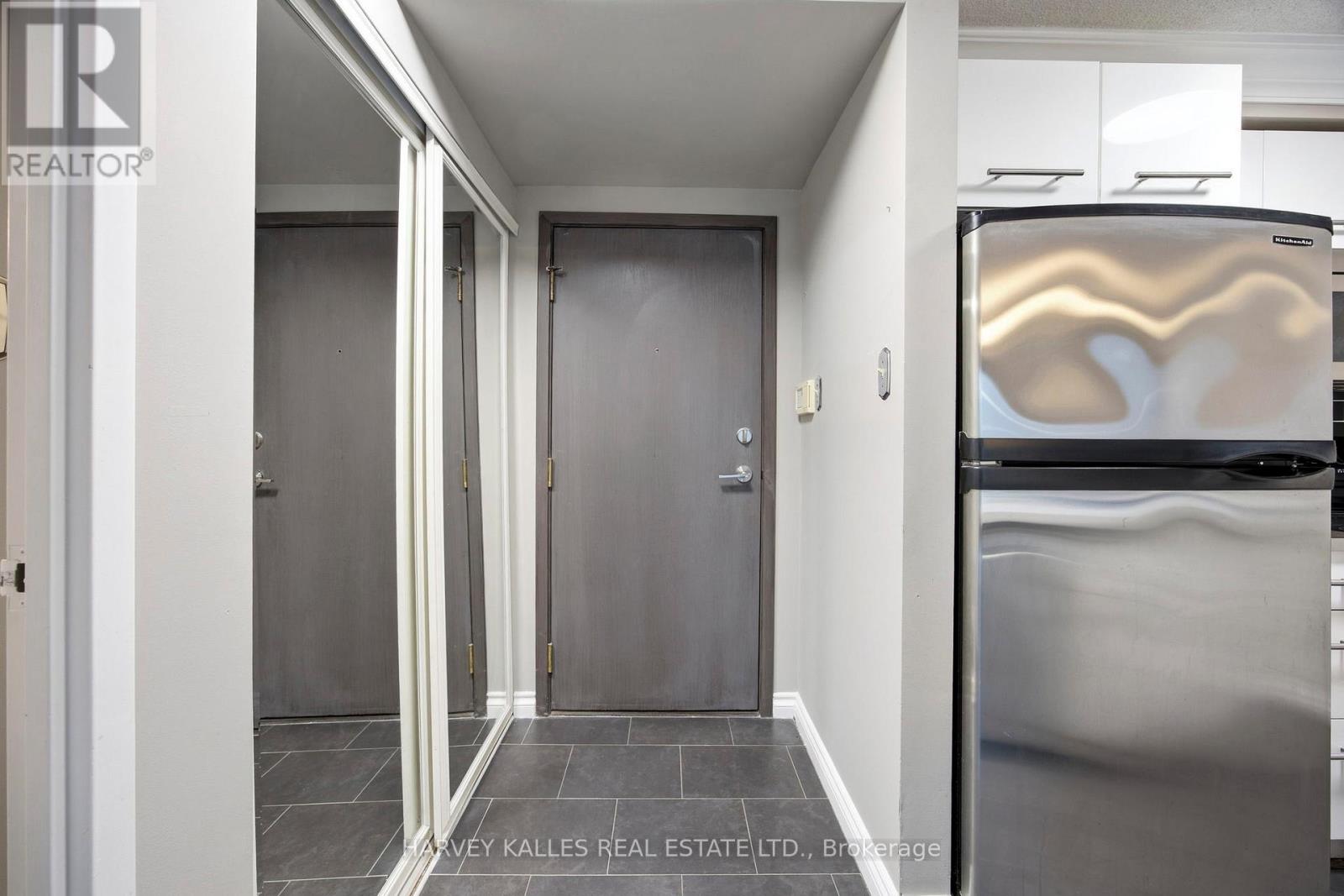 1805 - 10 Yonge Street, Toronto, Ontario  M5E 1R4 - Photo 12 - C12812818