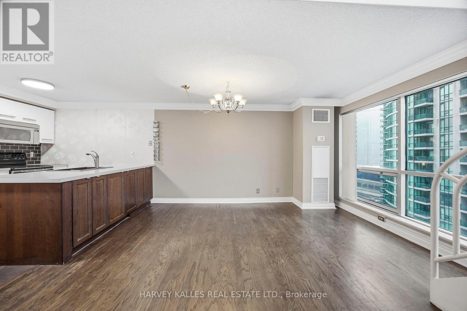 1805 - 10 Yonge Street, Toronto, Ontario  M5E 1R4 - Photo 17 - C12812818