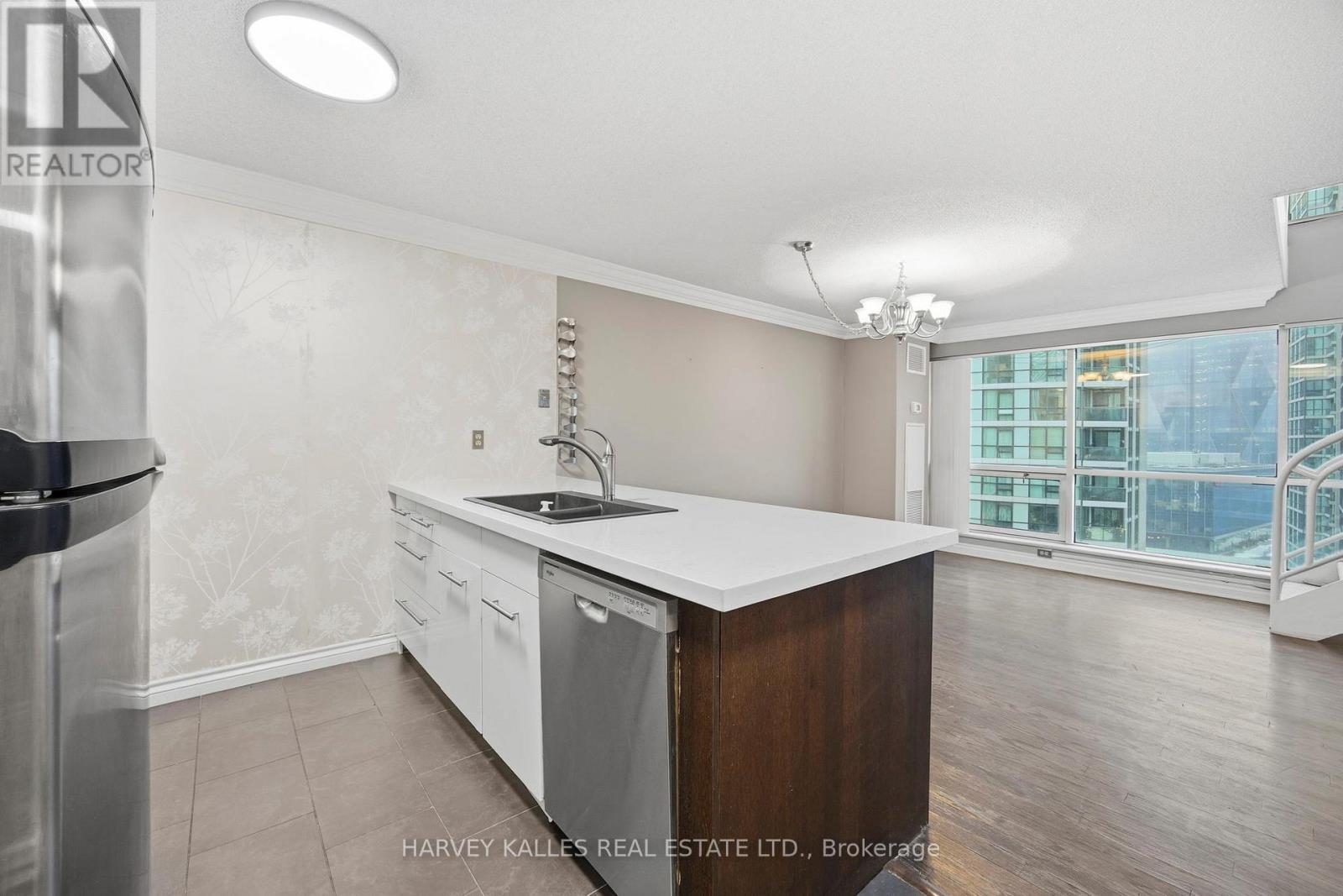 1805 - 10 Yonge Street, Toronto, Ontario  M5E 1R4 - Photo 20 - C12812818