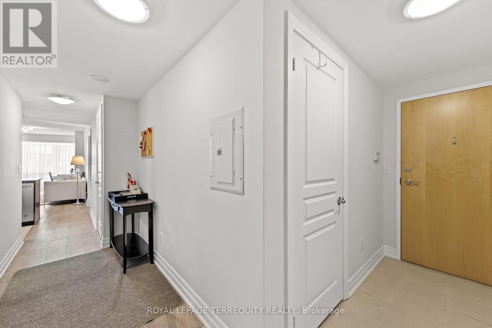 1410 - 8 Scollard Street, Toronto, Ontario  M5R 1M2 - Photo 8 - C12813348