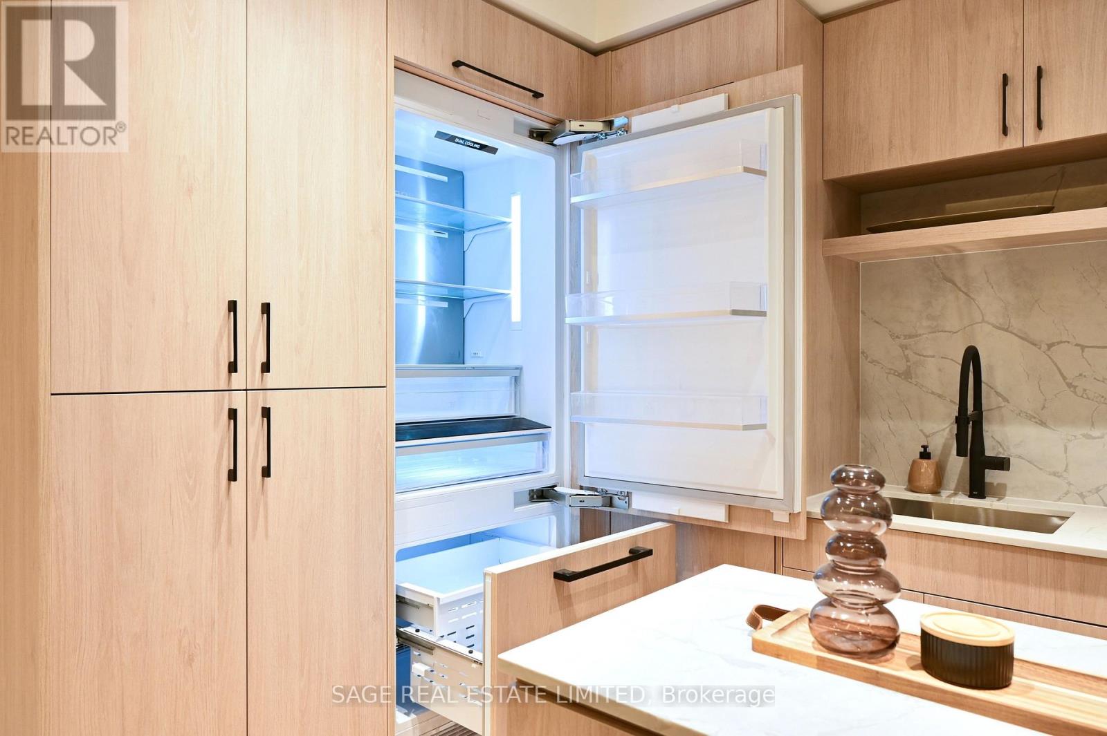 101 - 109 Erskine Avenue, Toronto, Ontario  M4P 1Y5 - Photo 12 - C12813410