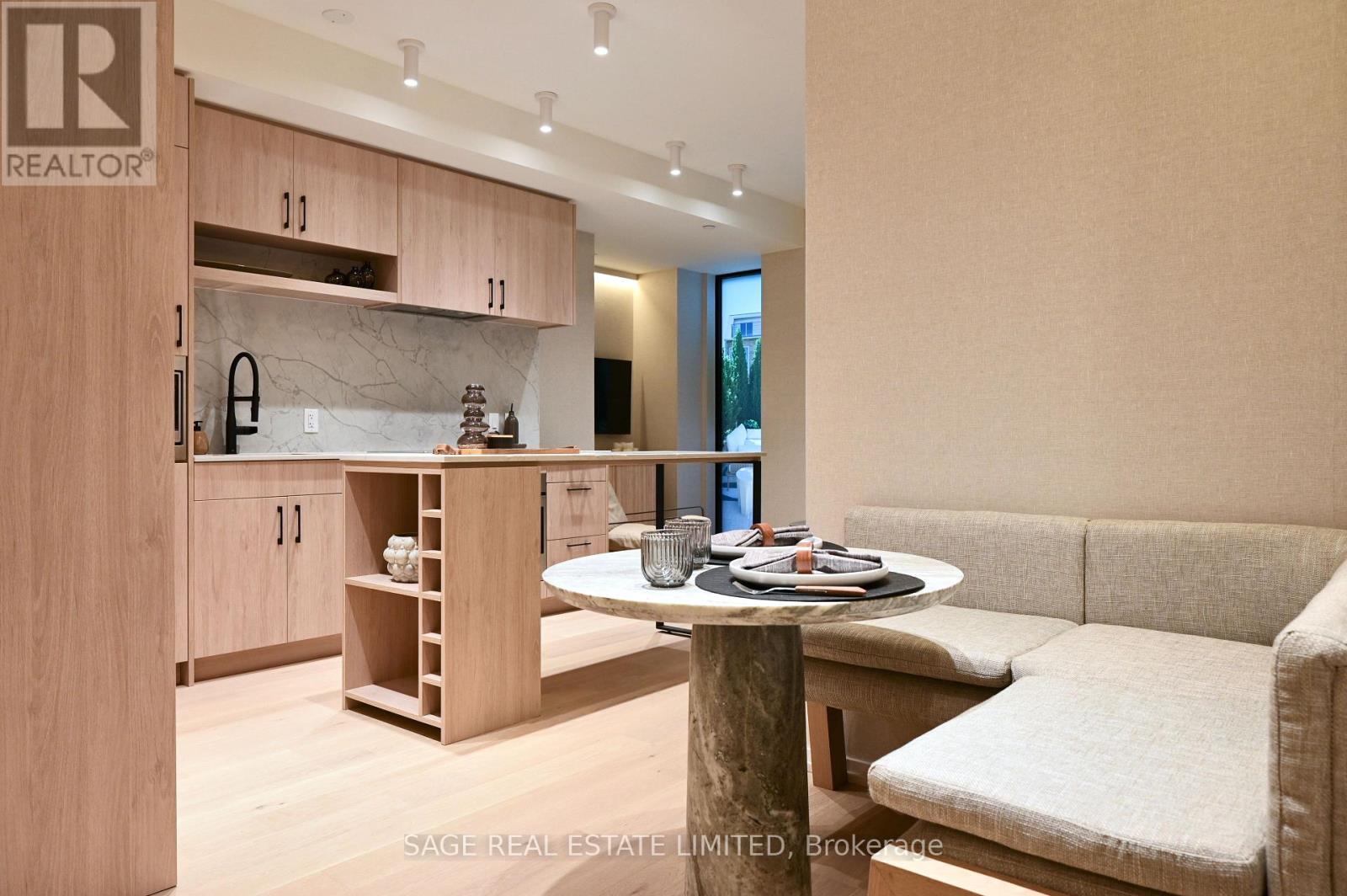 101 - 109 Erskine Avenue, Toronto, Ontario  M4P 1Y5 - Photo 5 - C12813410