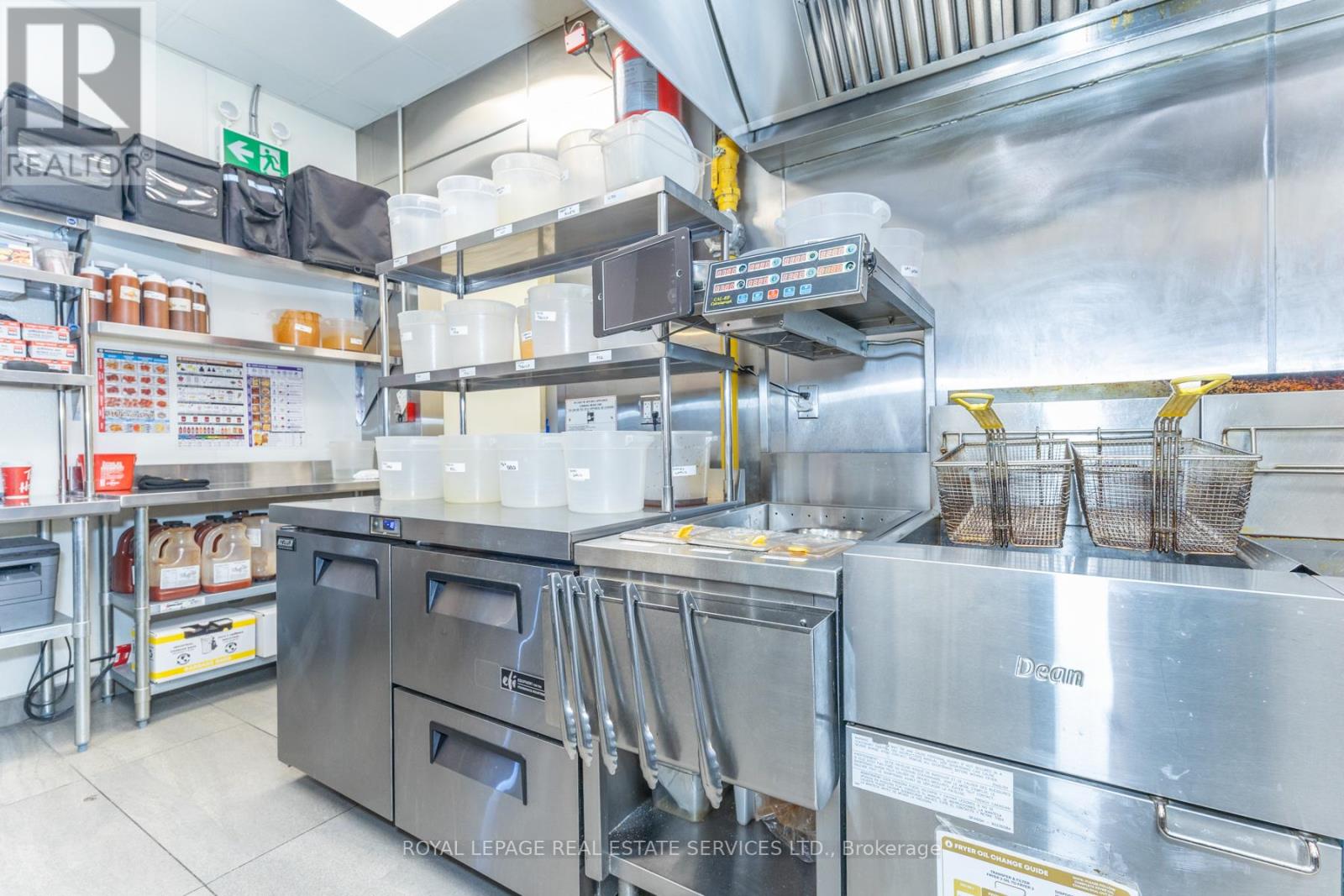 22b - 22 Bathurst Street, Toronto, Ontario  M5V 0G8 - Photo 19 - C12813464