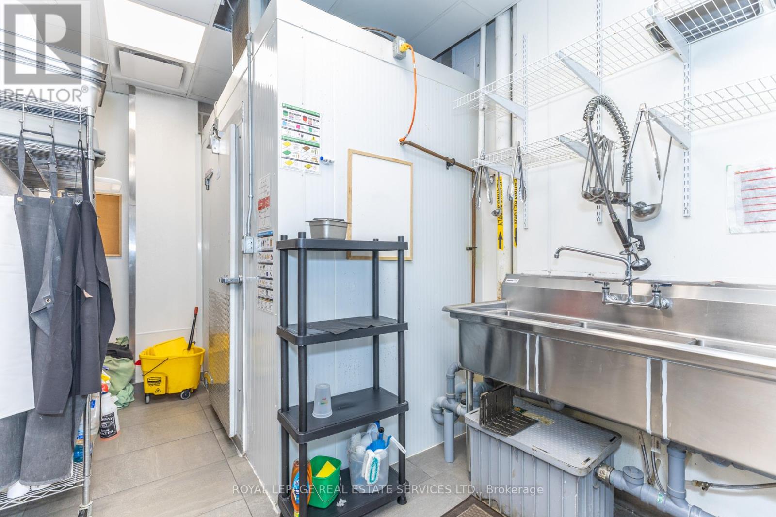 22b - 22 Bathurst Street, Toronto, Ontario  M5V 0G8 - Photo 25 - C12813464