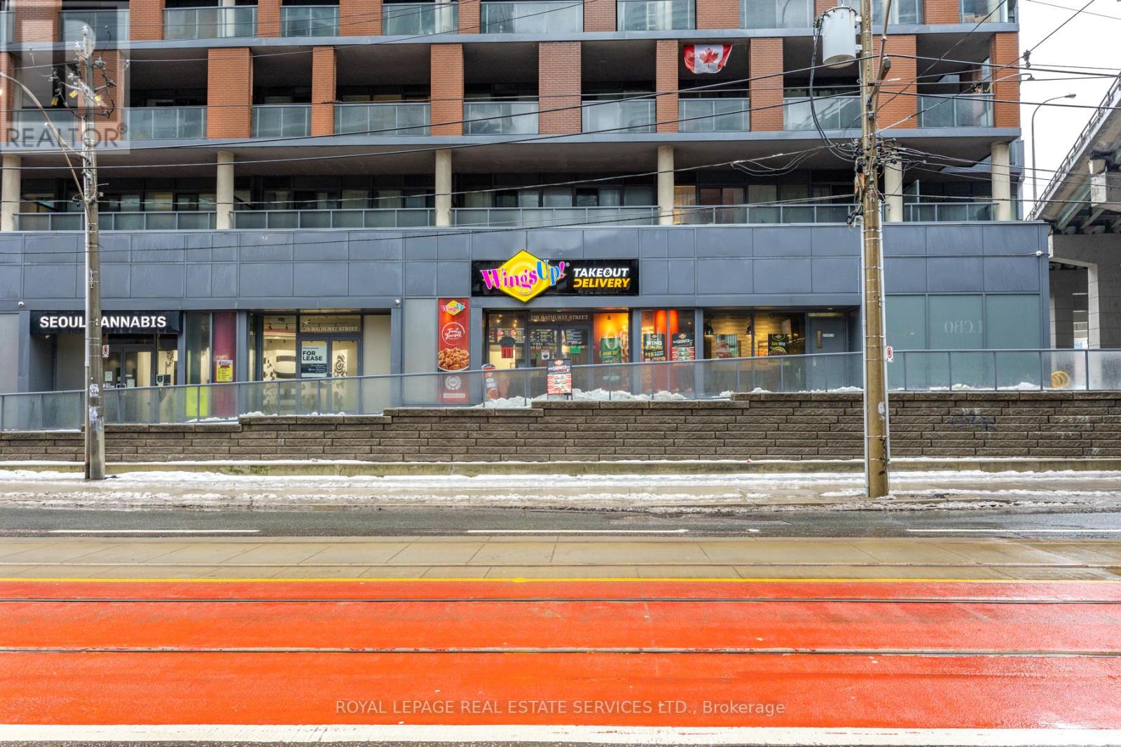 22b - 22 Bathurst Street, Toronto, Ontario  M5V 0G8 - Photo 4 - C12813464