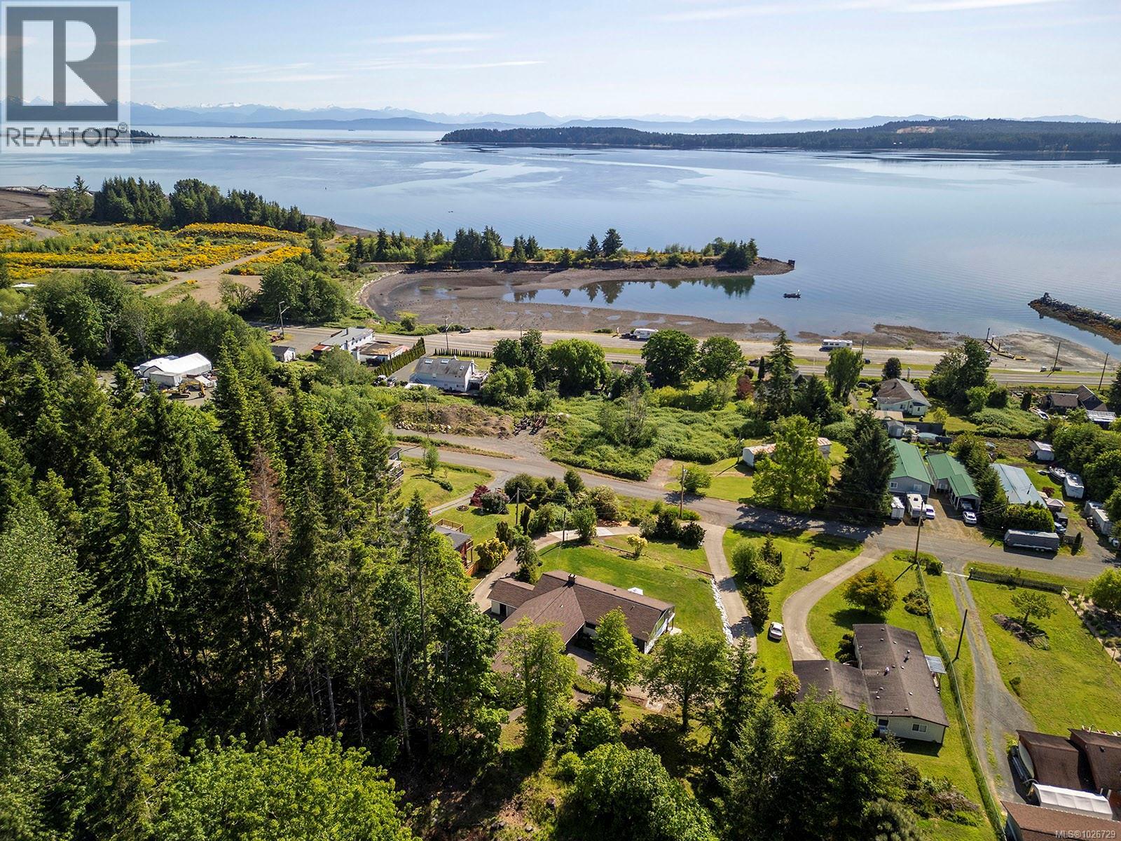 5497 Tappin St, Union Bay, British Columbia