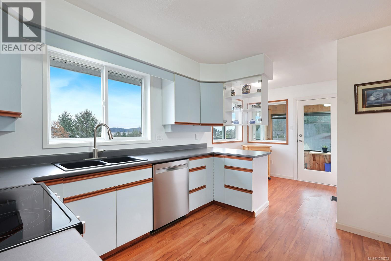 5497 Tappin St, Union Bay, British Columbia V0R 3B0 - Photo 14 - 1026729