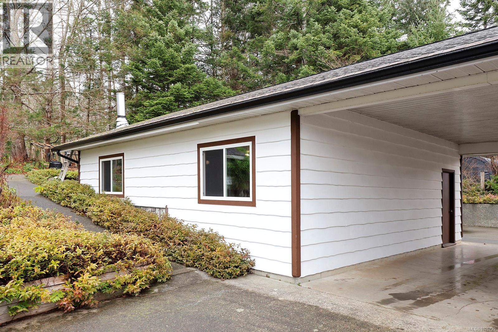 5497 Tappin St, Union Bay, British Columbia V0R 3B0 - Photo 6 - 1026729