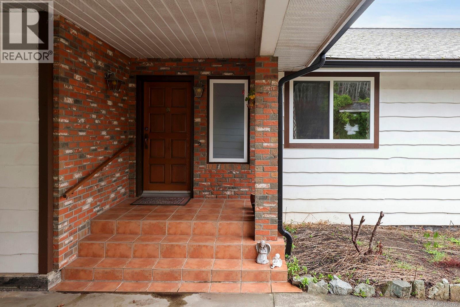 5497 Tappin St, Union Bay, British Columbia V0R 3B0 - Photo 5 - 1026729