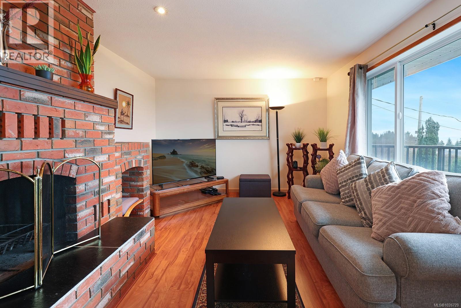 5497 Tappin St, Union Bay, British Columbia V0R 3B0 - Photo 8 - 1026729