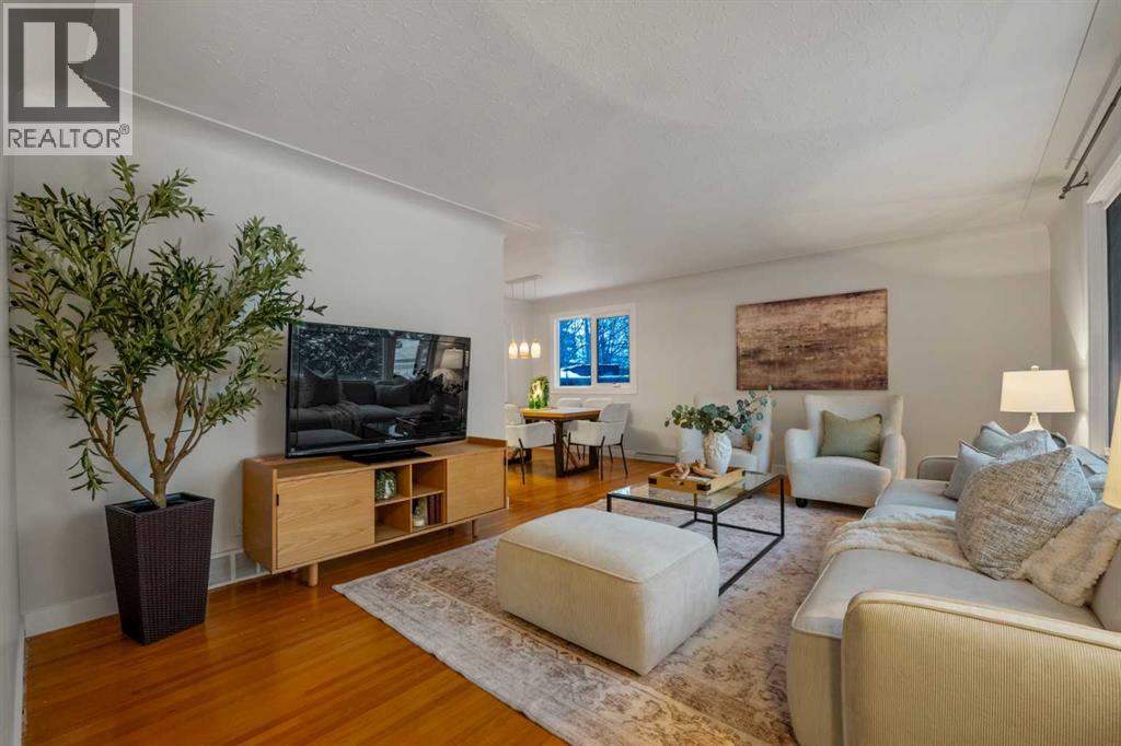 111 Cambrian Drive Nw, Calgary, Alberta  T2K 1P5 - Photo 2 - A2285155