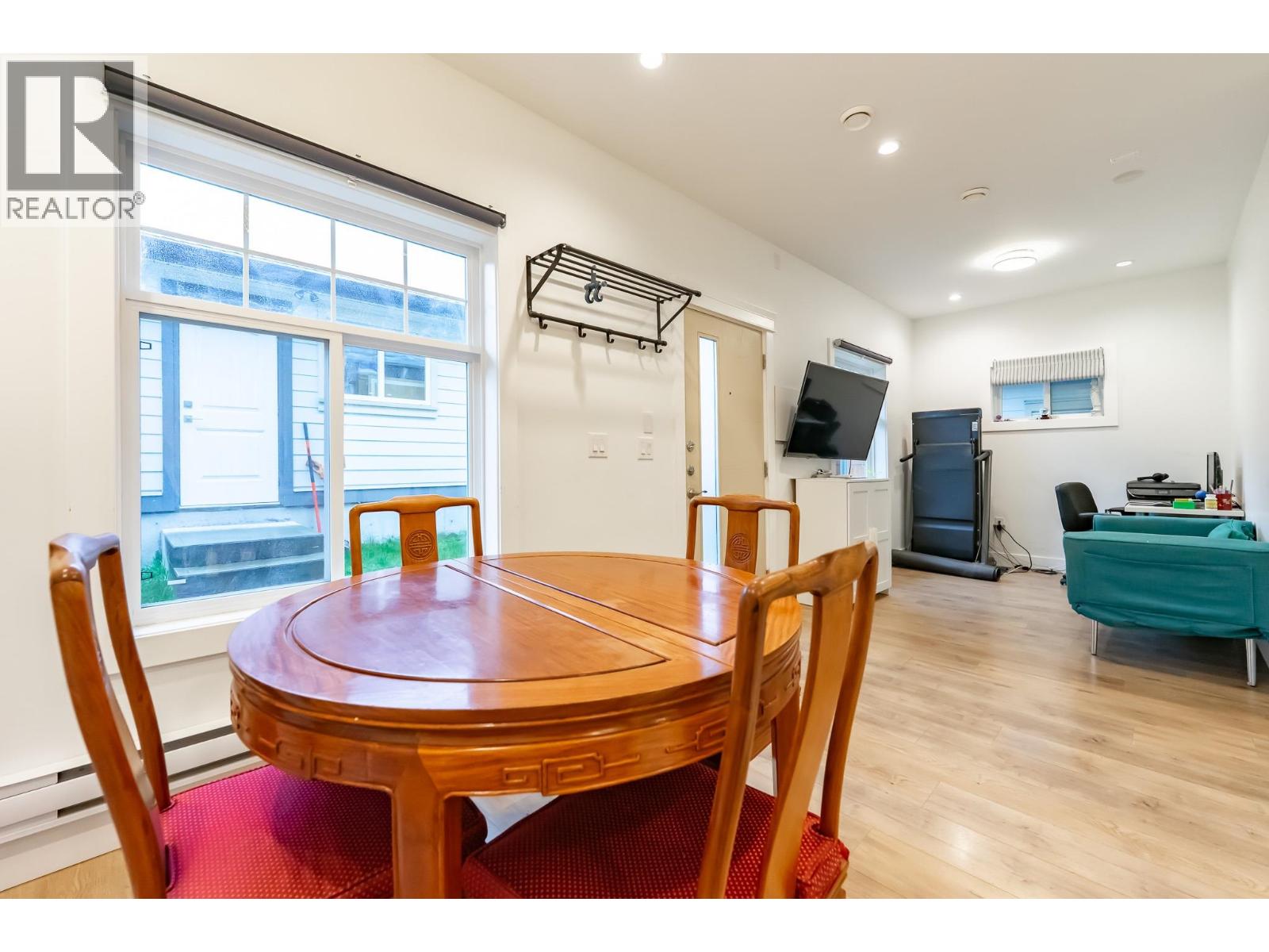 5258 Norfolk Street, Burnaby, British Columbia  V5G 1G2 - Photo 9 - R3092629