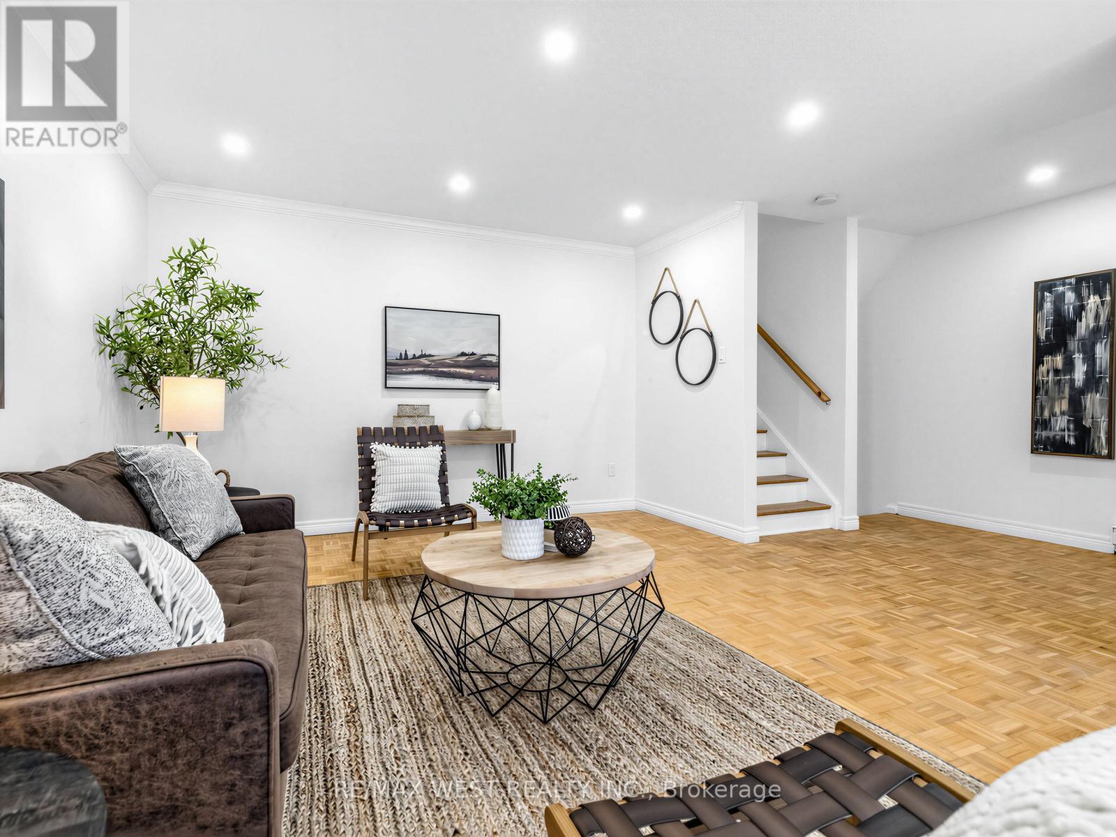 117 - 246 Milestone Crescent, Aurora, Ontario  L4G 3M2 - Photo 6 - N12813388