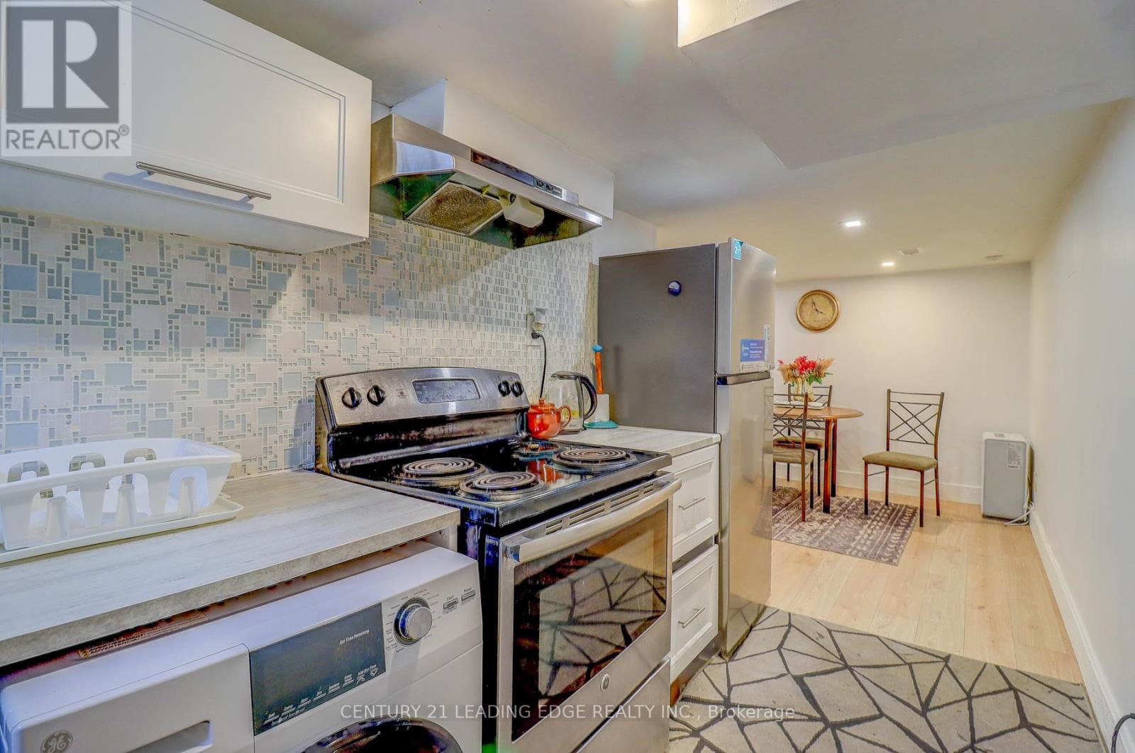 107 Lakeland Crescent, Richmond Hill, Ontario  L4E 3A1 - Photo 6 - N12813426