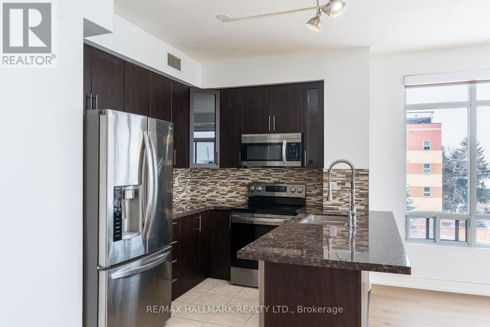 304 - 11121 Yonge Street, Richmond Hill, Ontario  L4C 0S7 - Photo 18 - N12813446