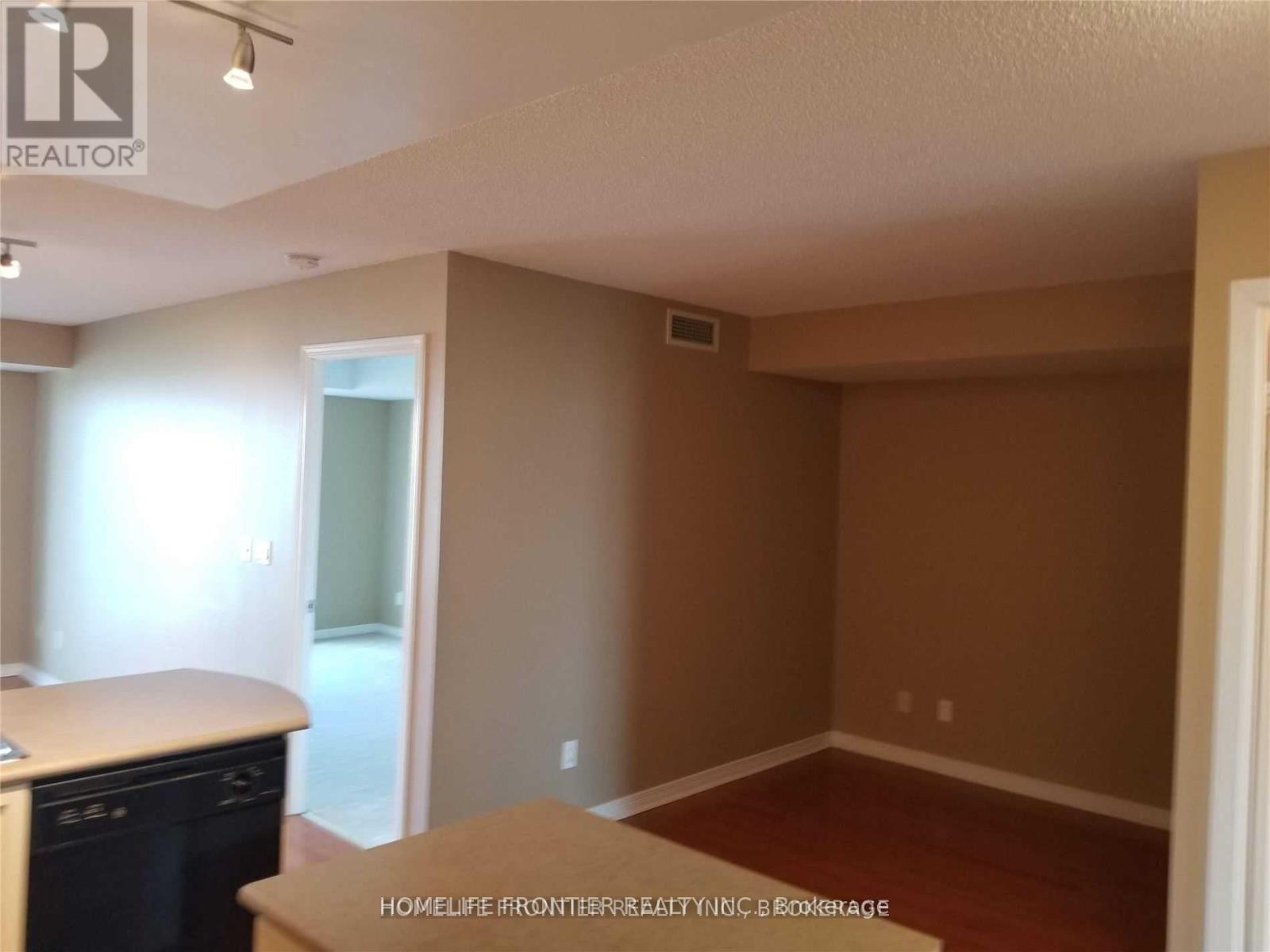 Lph07 - 11 Oneida Crescent, Richmond Hill, Ontario  L4B 0A1 - Photo 5 - N12813494