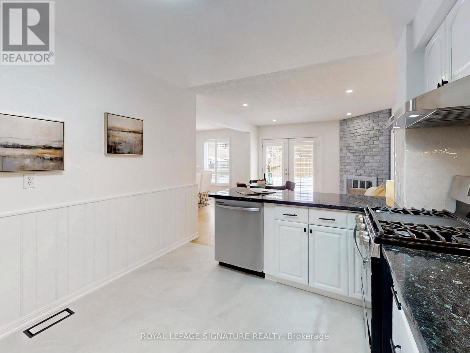 65 Fordcombe Crescent, Markham, Ontario  L3R 3E7 - Photo 11 - N12813518