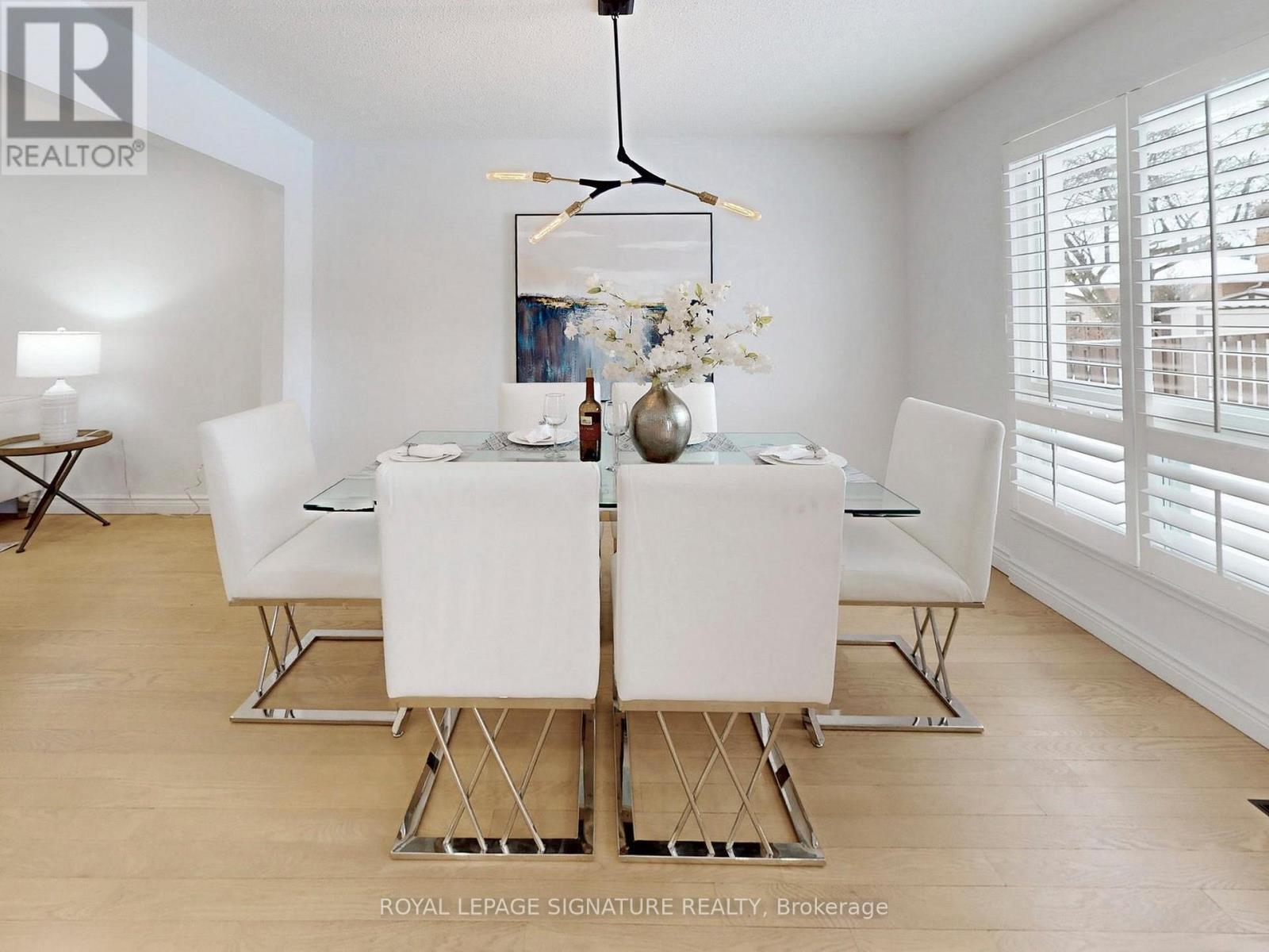 65 Fordcombe Crescent, Markham, Ontario  L3R 3E7 - Photo 9 - N12813518