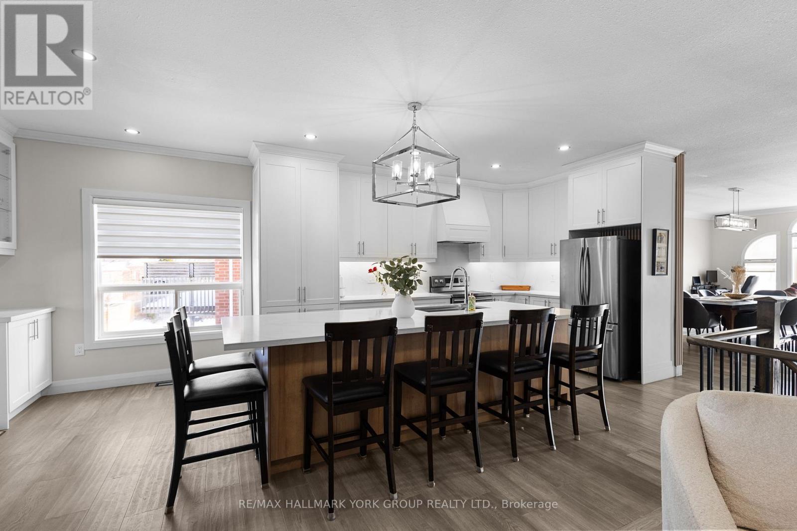 18 Todd Drive, Barrie (Bayshore), Ontario  L4N 9K6 - Photo 15 - S12813312