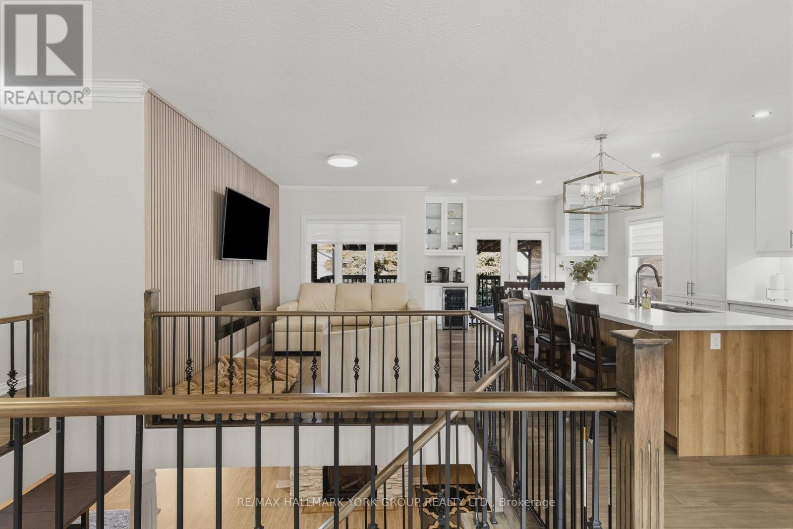 18 Todd Drive, Barrie (Bayshore), Ontario  L4N 9K6 - Photo 7 - S12813312