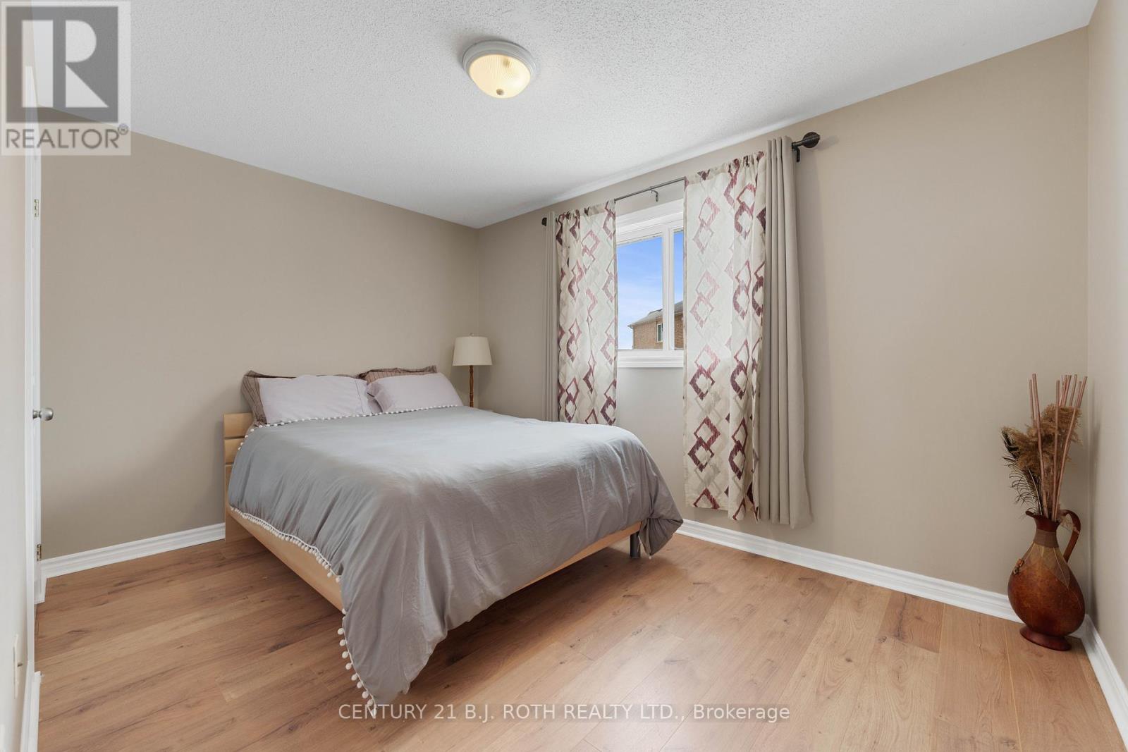 Upper - 361 Georgian Drive, Barrie, Ontario  L4M 7A2 - Photo 10 - S12813436