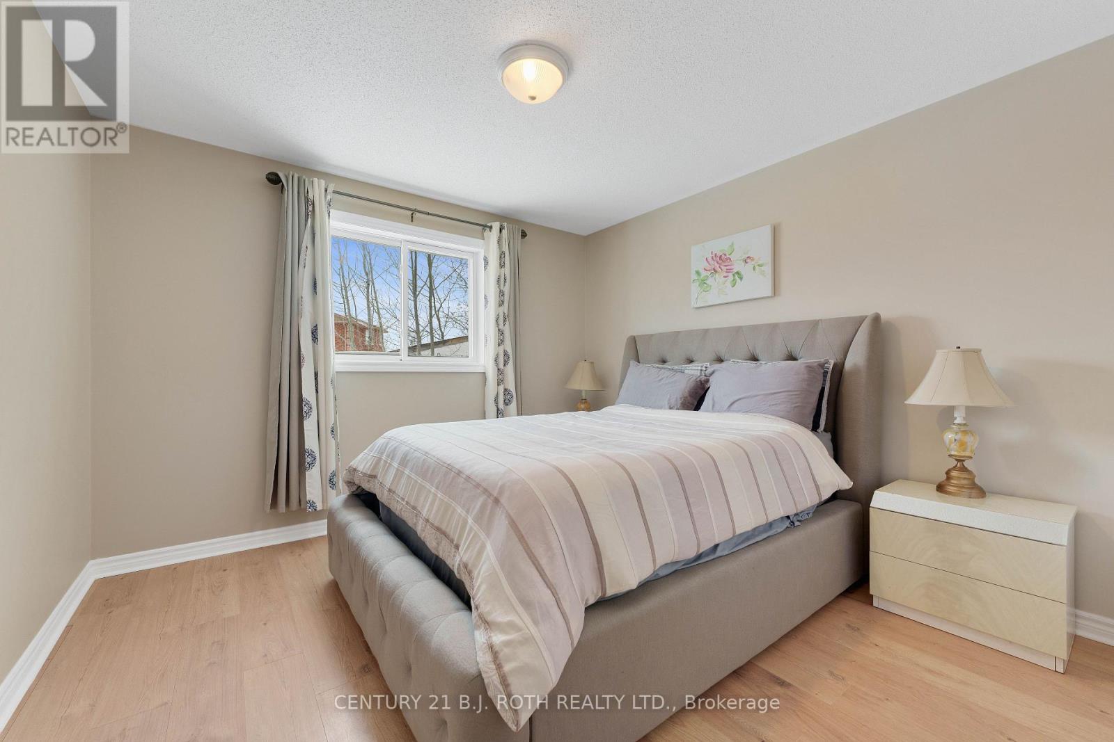 Upper - 361 Georgian Drive, Barrie, Ontario  L4M 7A2 - Photo 11 - S12813436