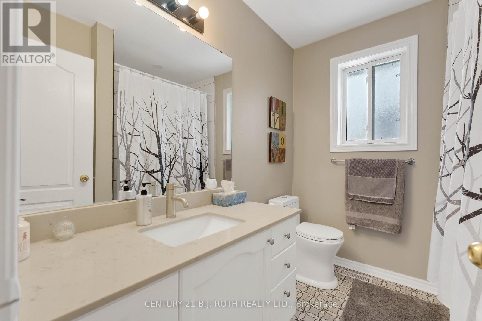 Upper - 361 Georgian Drive, Barrie, Ontario  L4M 7A2 - Photo 12 - S12813436