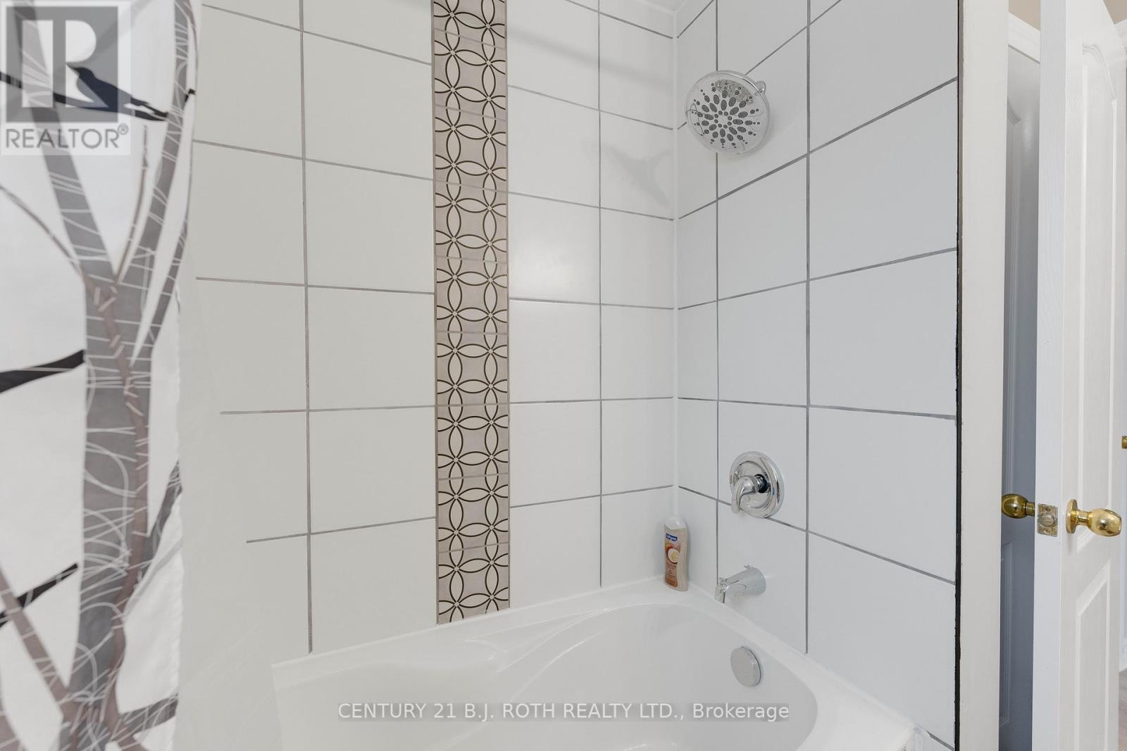 Upper - 361 Georgian Drive, Barrie, Ontario  L4M 7A2 - Photo 13 - S12813436