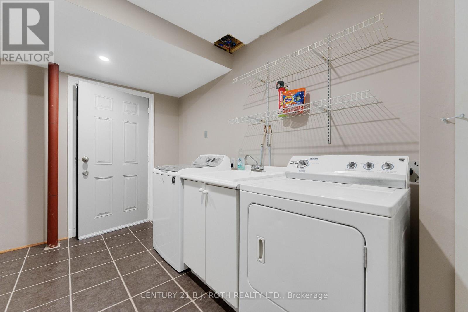 Upper - 361 Georgian Drive, Barrie, Ontario  L4M 7A2 - Photo 14 - S12813436