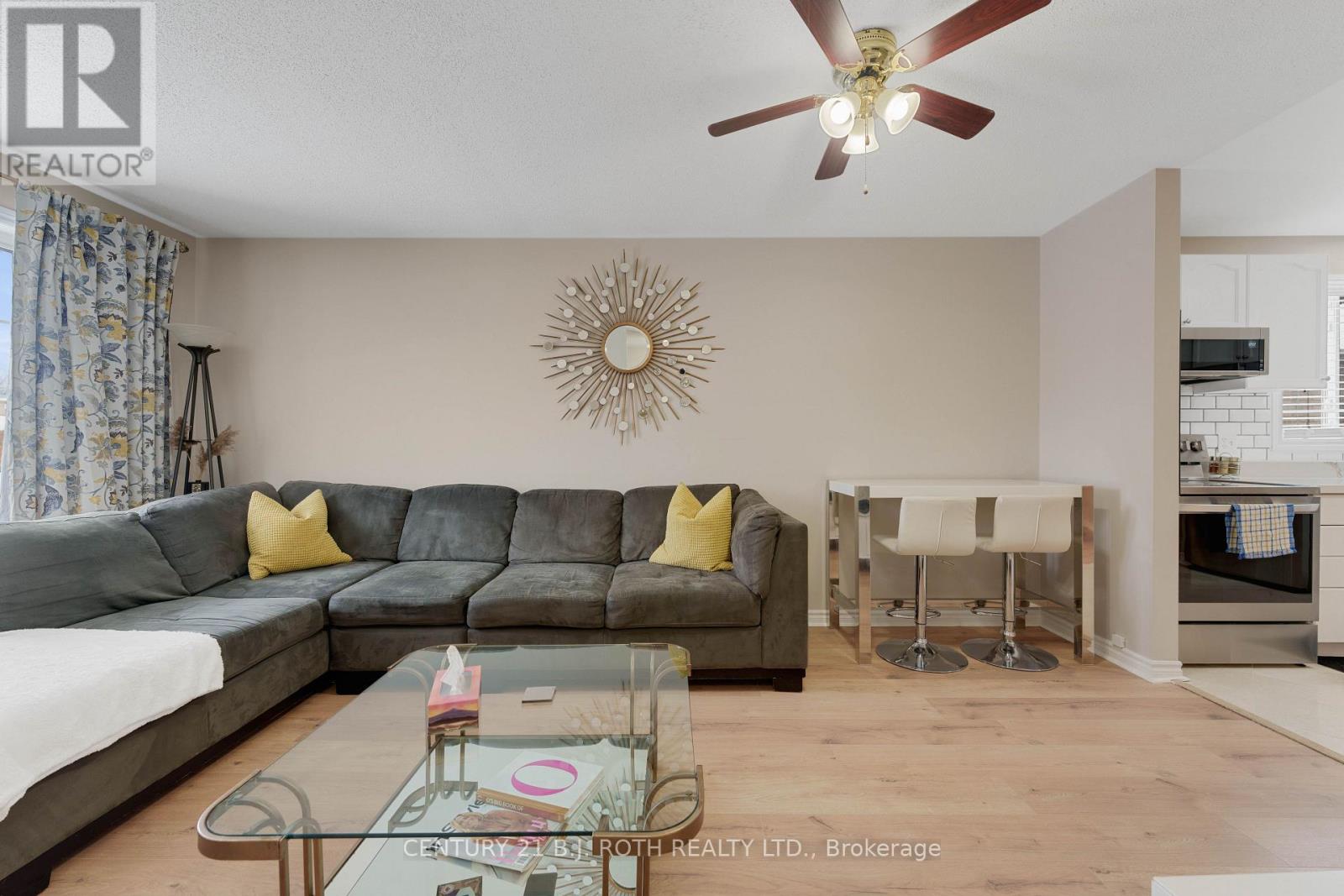 Upper - 361 Georgian Drive, Barrie, Ontario  L4M 7A2 - Photo 3 - S12813436