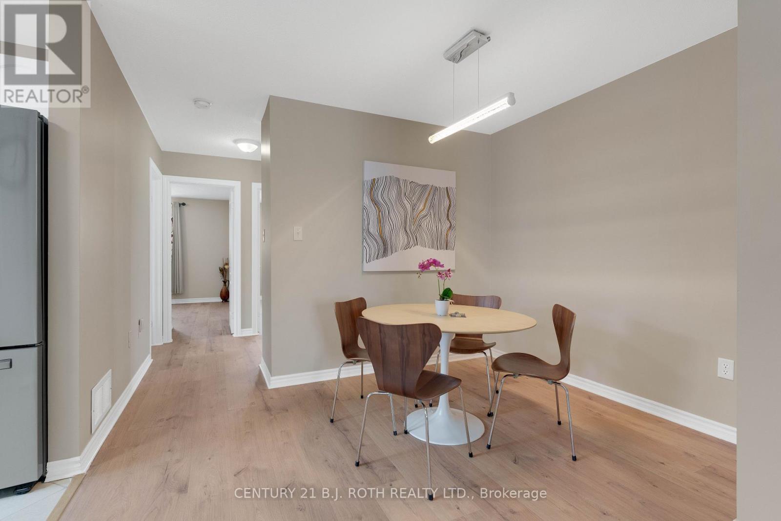 Upper - 361 Georgian Drive, Barrie, Ontario  L4M 7A2 - Photo 8 - S12813436