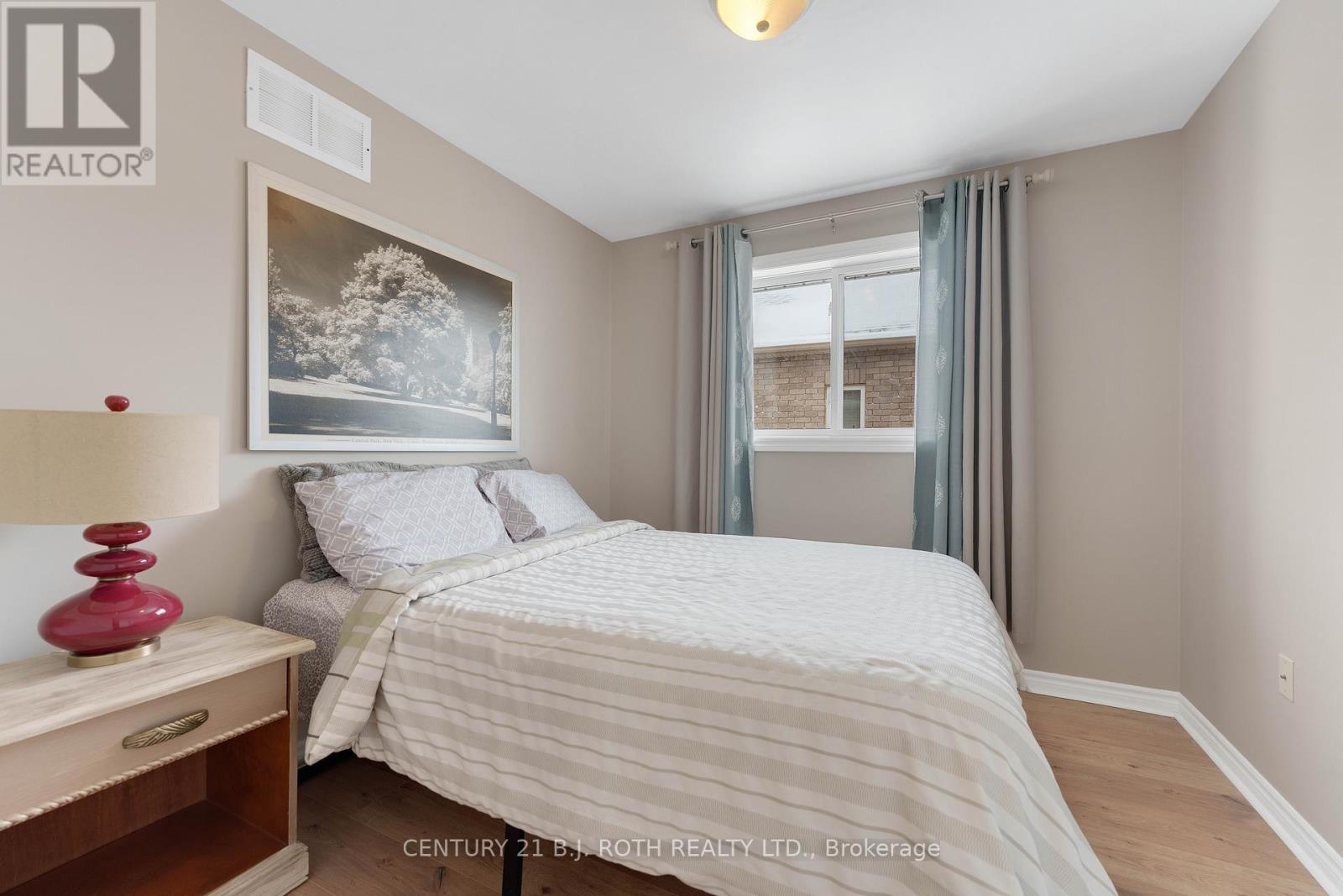 Upper - 361 Georgian Drive, Barrie, Ontario  L4M 7A2 - Photo 9 - S12813436