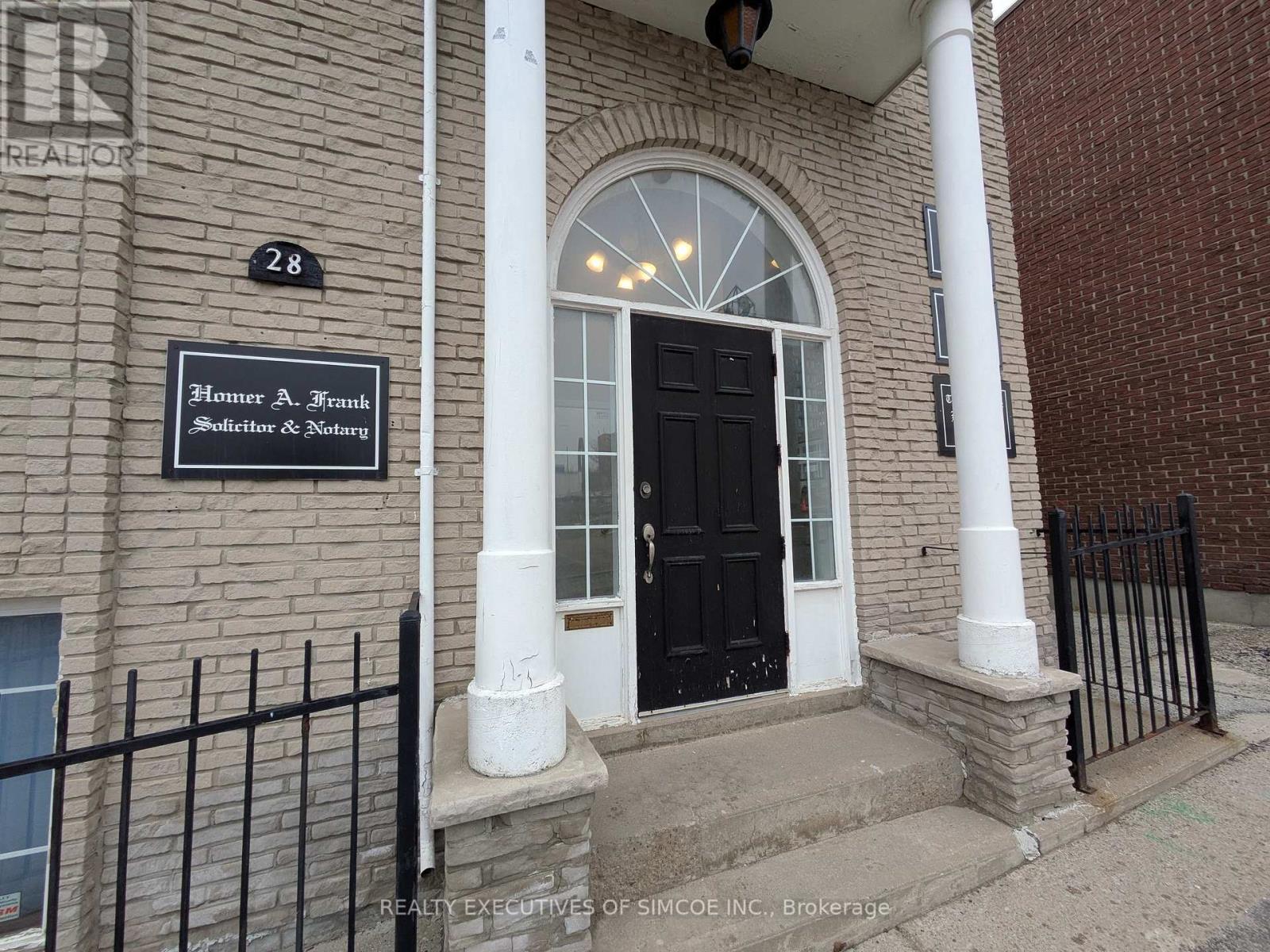 203 - 28 Owen Street, Barrie, Ontario  L4M 3G7 - Photo 2 - S12813500