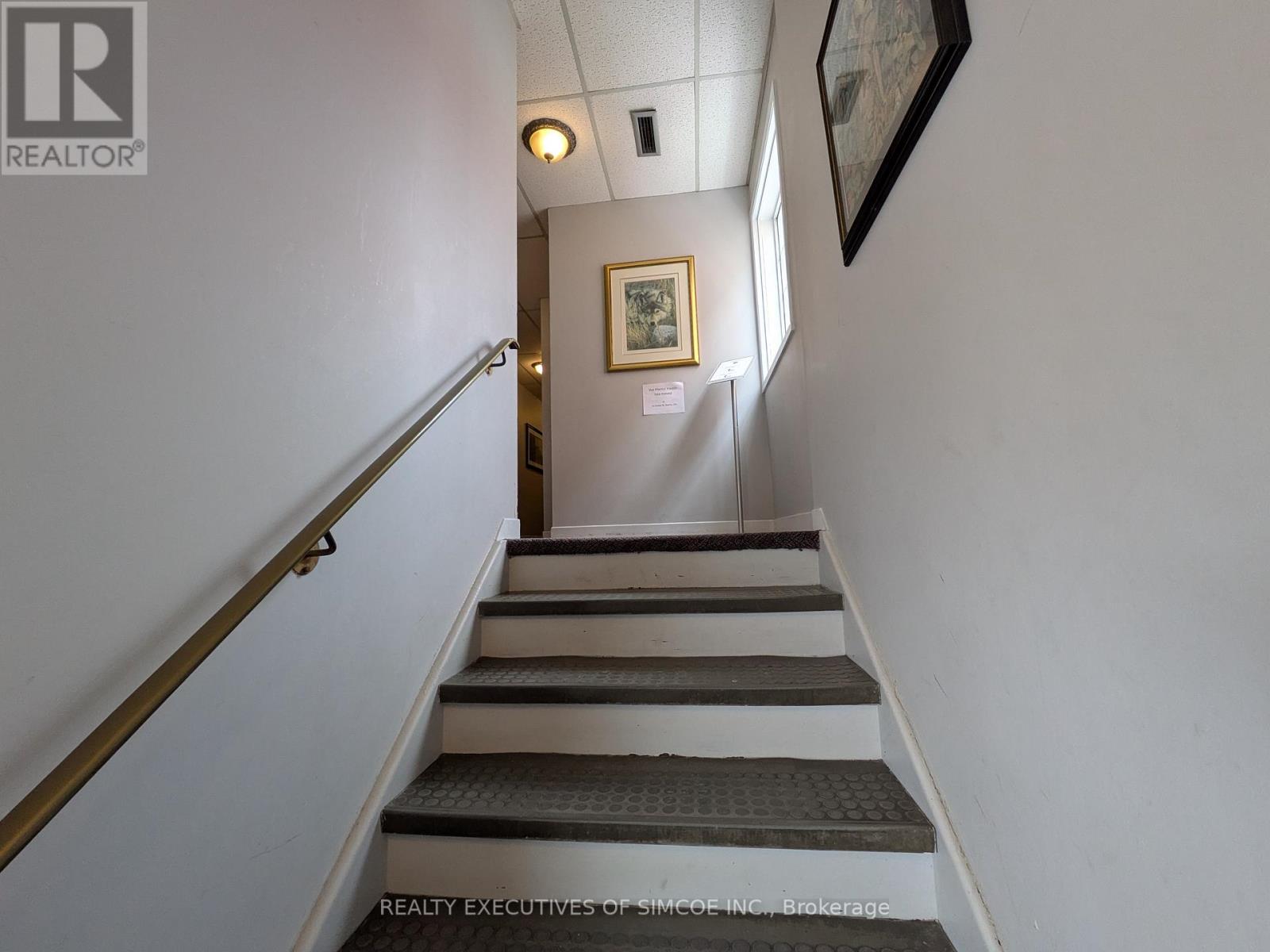 203 - 28 Owen Street, Barrie, Ontario  L4M 3G7 - Photo 5 - S12813500