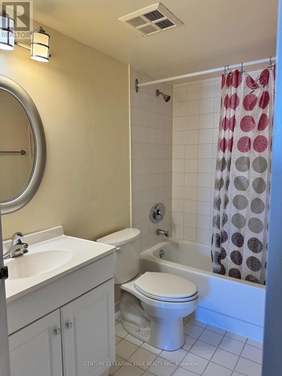 #1609 - 25 Grenville Street, Toronto, Ontario  M4Y 2X5 - Photo 6 - C12811650