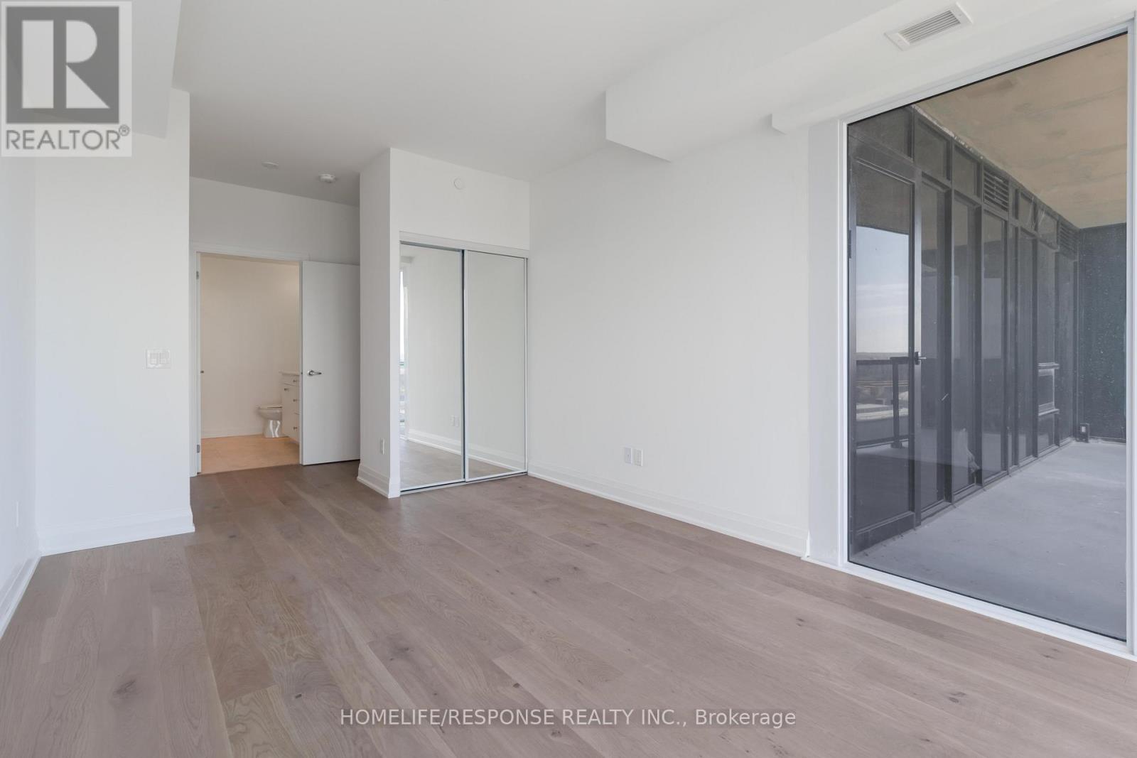 Ph1911 - 1035 Southdown Road, Mississauga, Ontario  L5J 0A3 - Photo 23 - W12813324