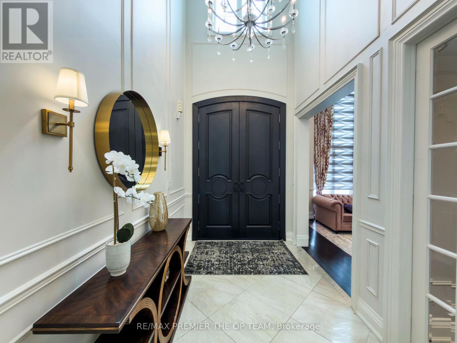 4 John Carroll Drive, Brampton, Ontario  L6P 4K5 - Photo 2 - W12813466