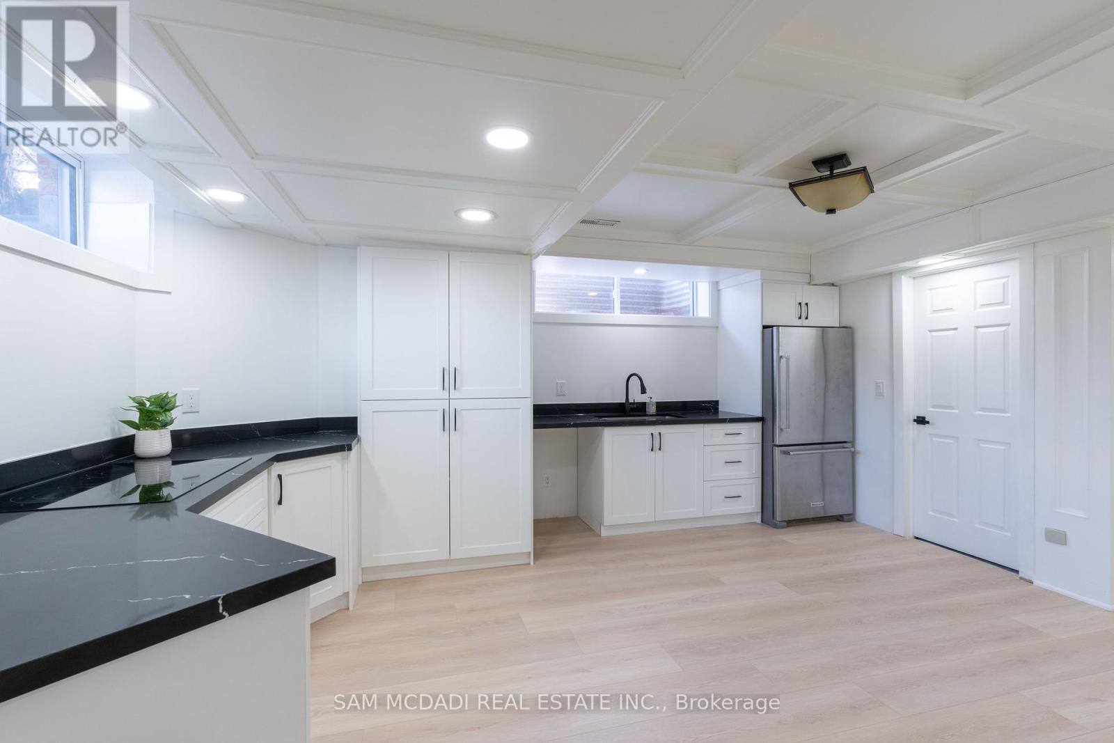 1046 Concession 6 Road W, Hamilton, Ontario  L0R 1V0 - Photo 19 - X12813514