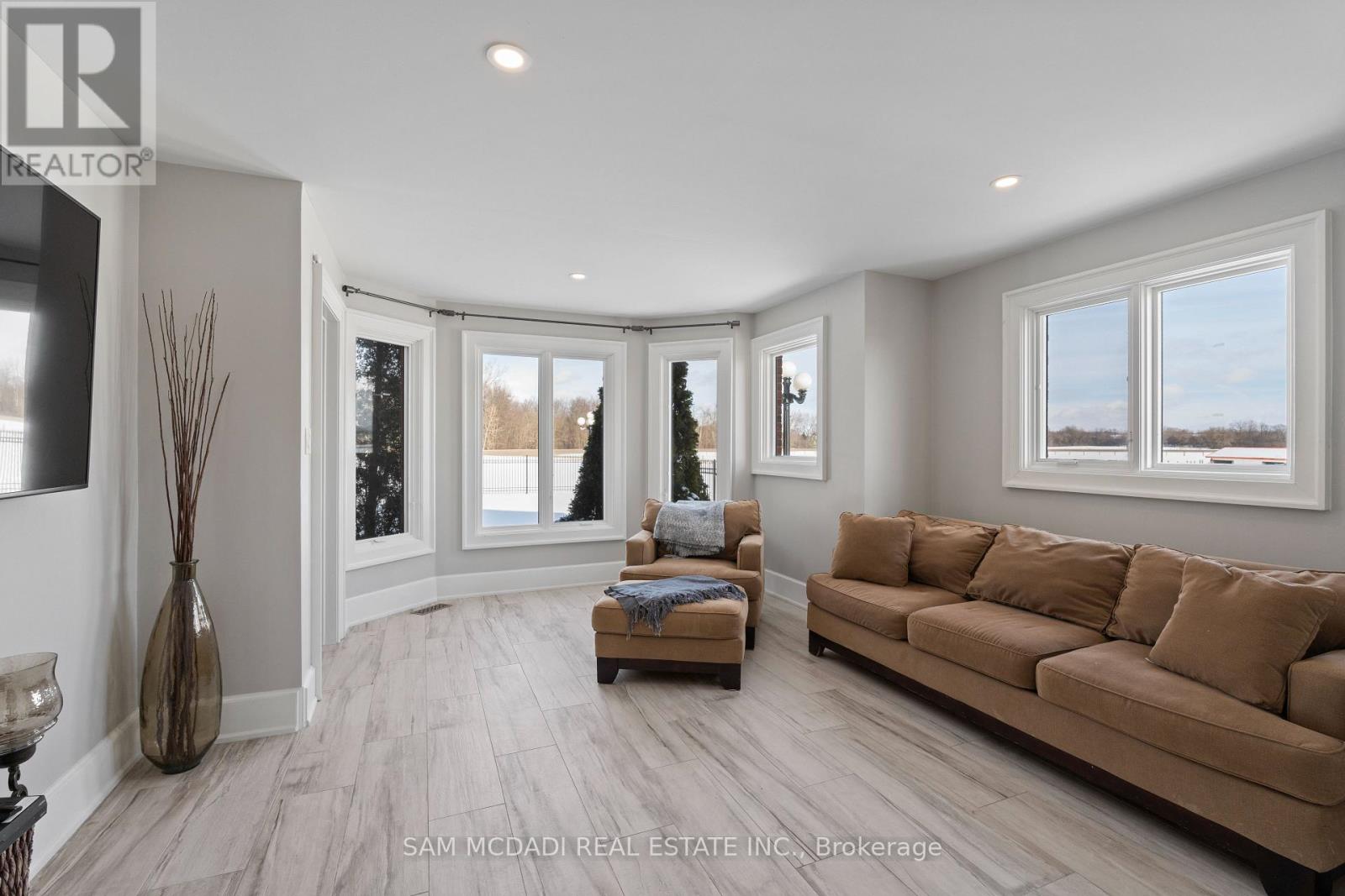 1046 Concession 6 Road W, Hamilton, Ontario  L0R 1V0 - Photo 9 - X12813514